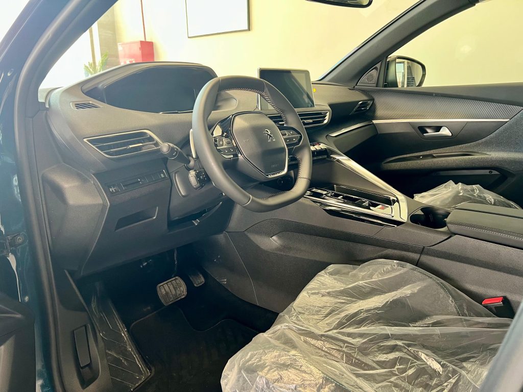Peugeot 3008 2025 1.6L