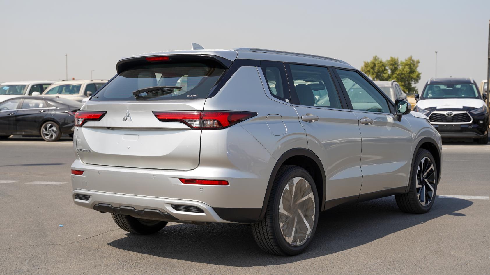 ميتسوبيشي آوتلاندر 2025