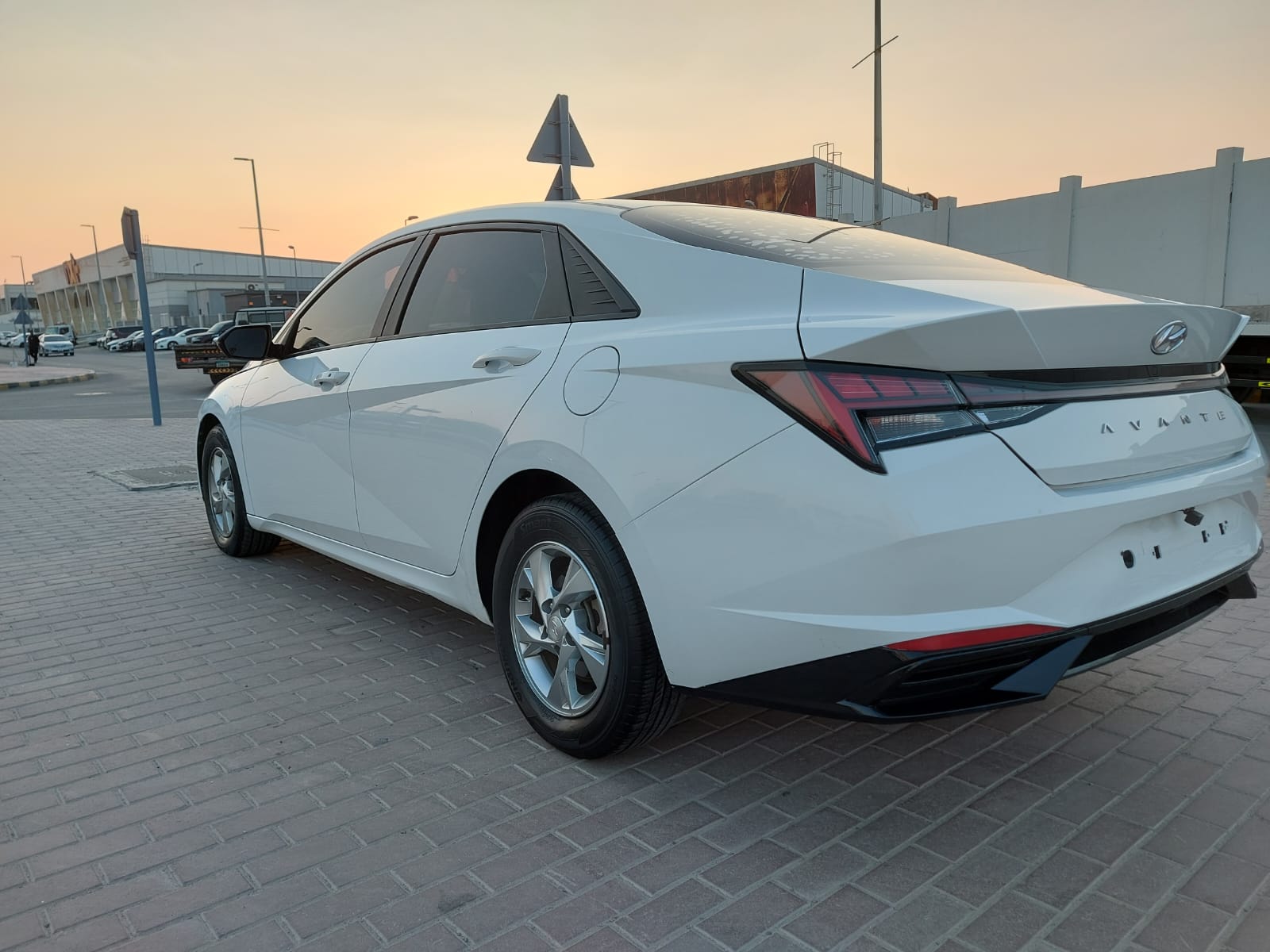 هيونداي افانتي 2021 2000L