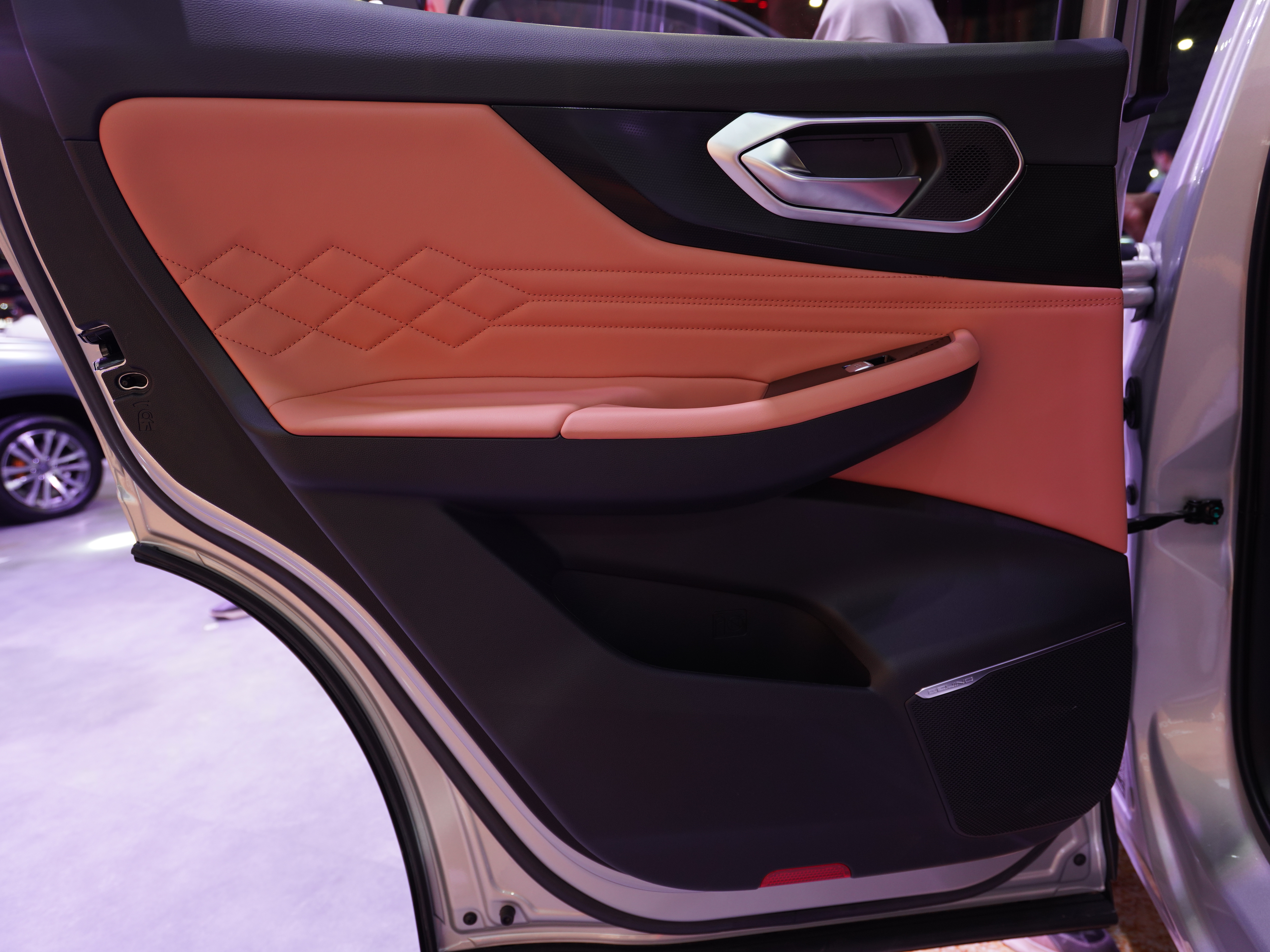https://gcc-1307444343.cos.accelerate.myqcloud.com/cc/car-image/32a15661