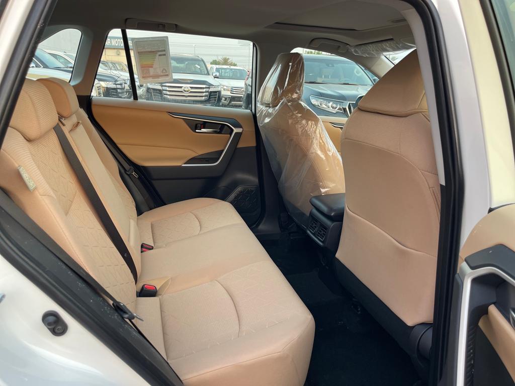 https://gcc-1307444343.cos.accelerate.myqcloud.com/cc/car-image/35fad351