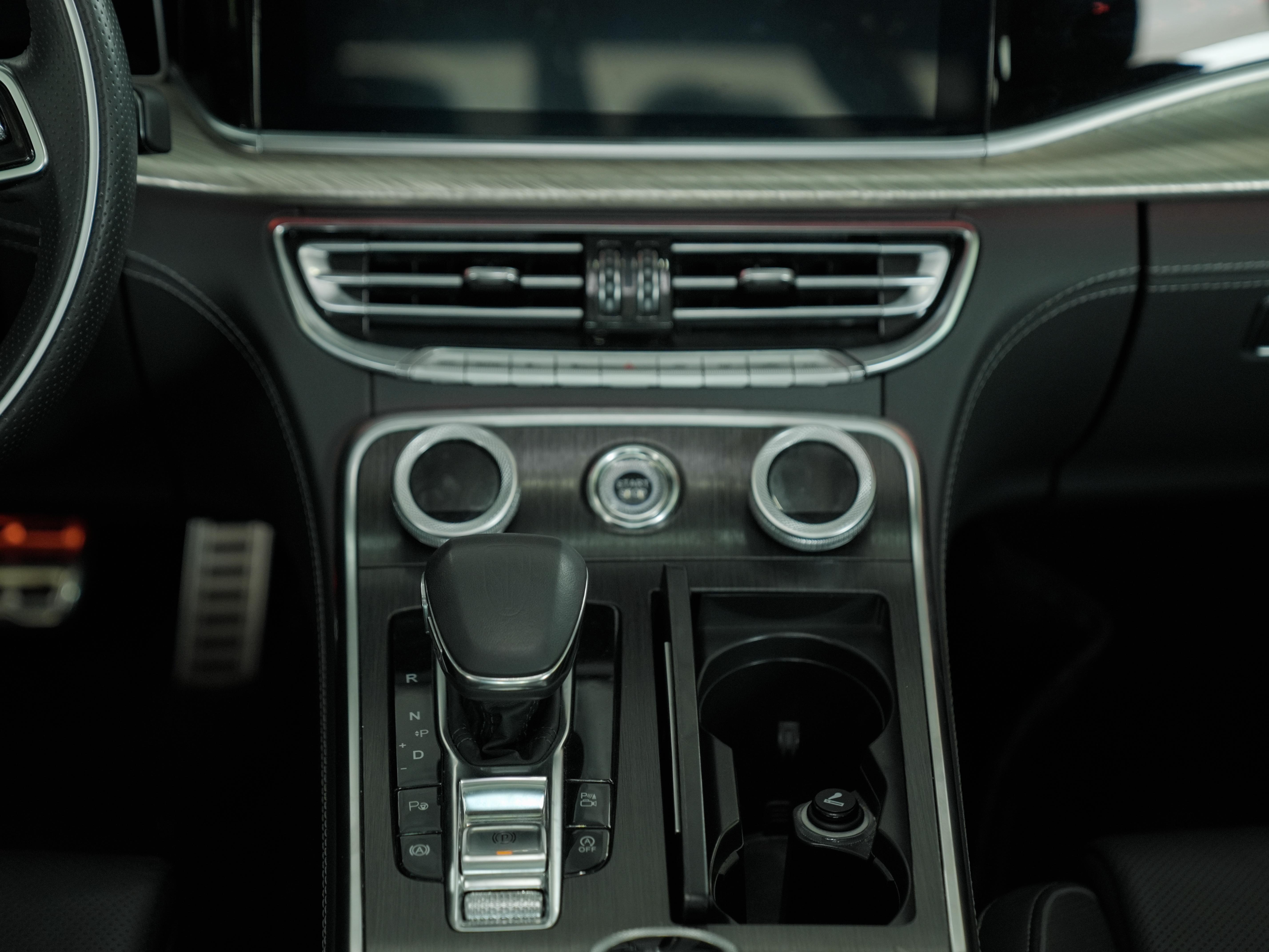Hongqi H9 official
