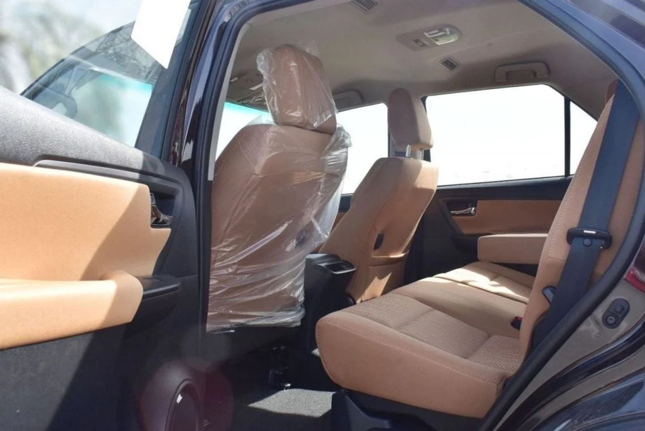 Discover undefined undefined Exterior Interior Images.Find all aspects and details of cars.