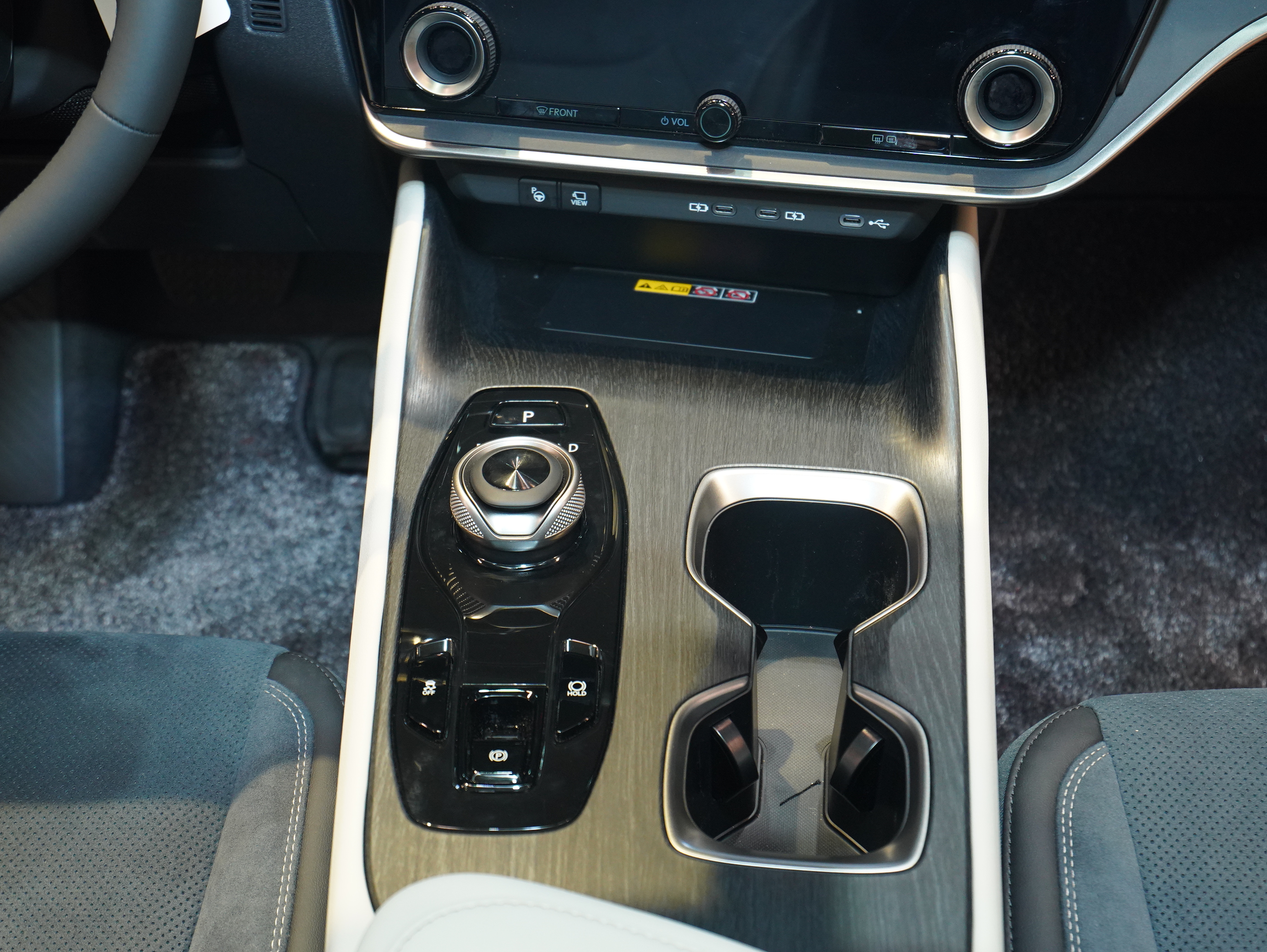 https://gcc-1307444343.cos.accelerate.myqcloud.com/cc/car-image/4526d9b6