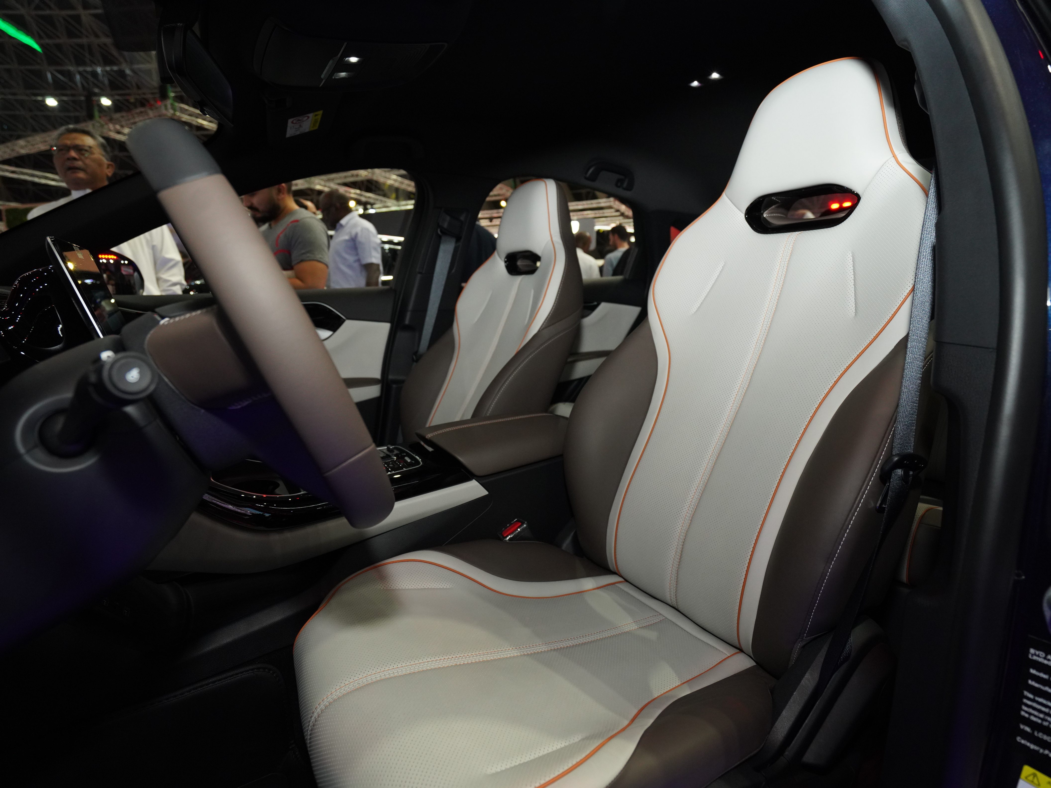 https://gcc-1307444343.cos.accelerate.myqcloud.com/cc/car-image/488fa365
