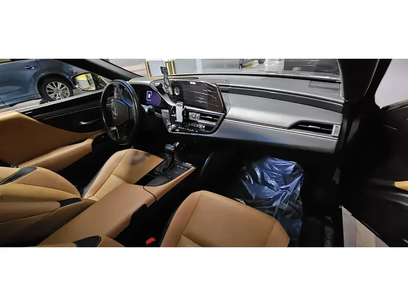 Lexus ES 2022