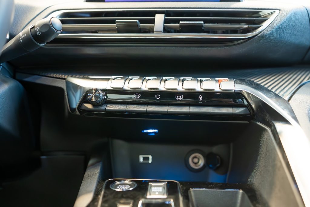 Peugeot 3008 2025 1.6L