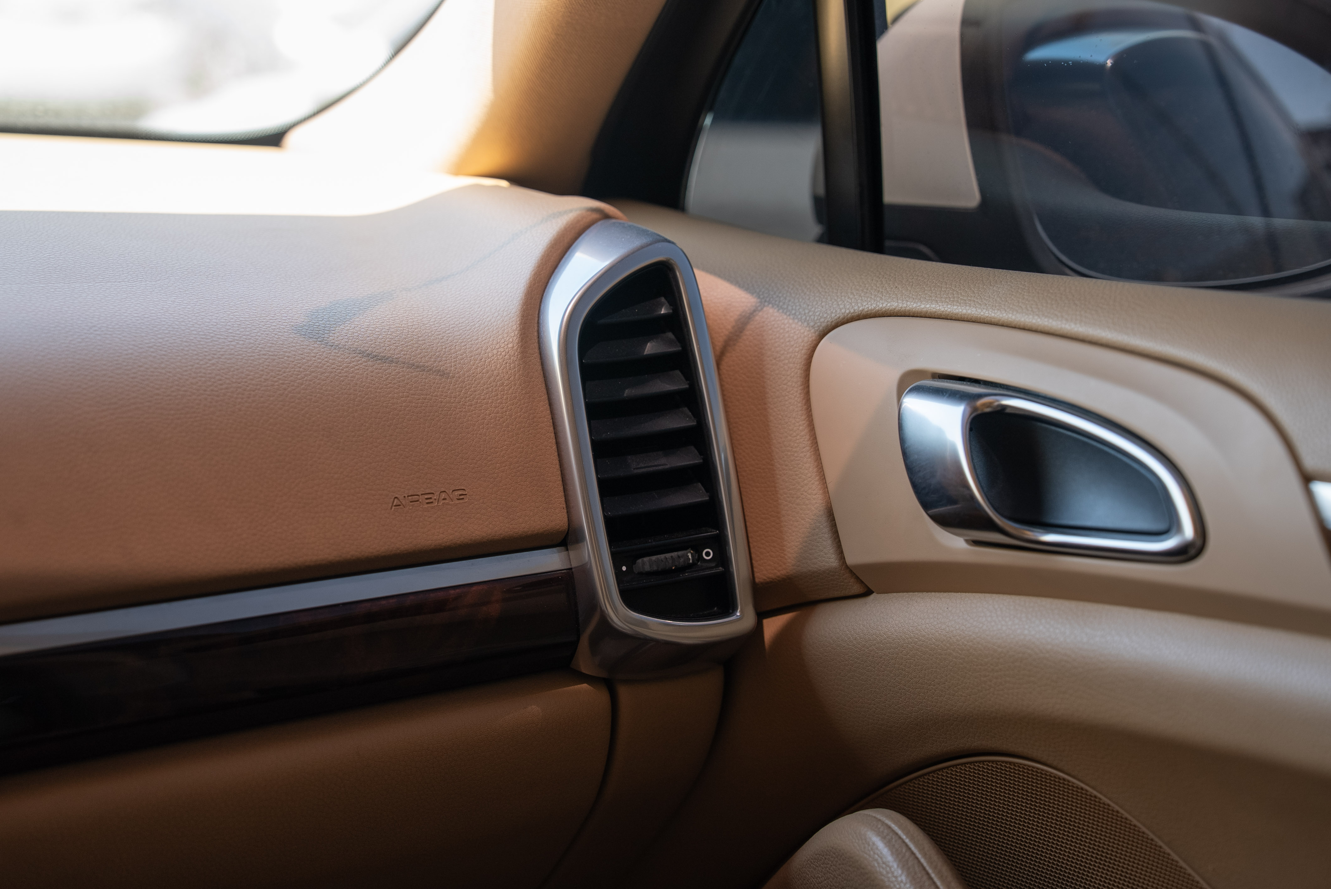 https://gcc-1307444343.cos.accelerate.myqcloud.com/cc/car-image/50d9459e