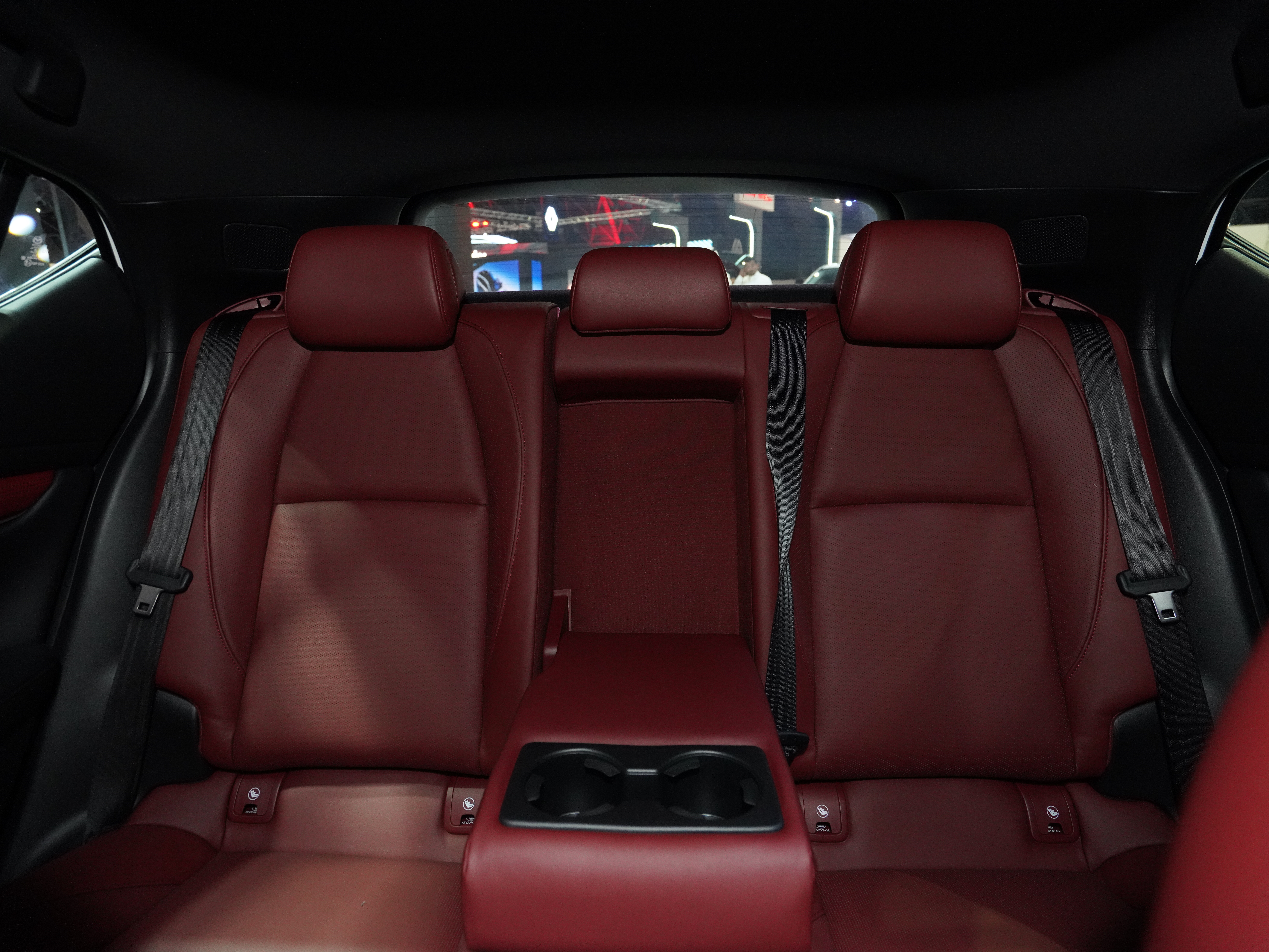 https://gcc-1307444343.cos.accelerate.myqcloud.com/cc/car-image/557973e1