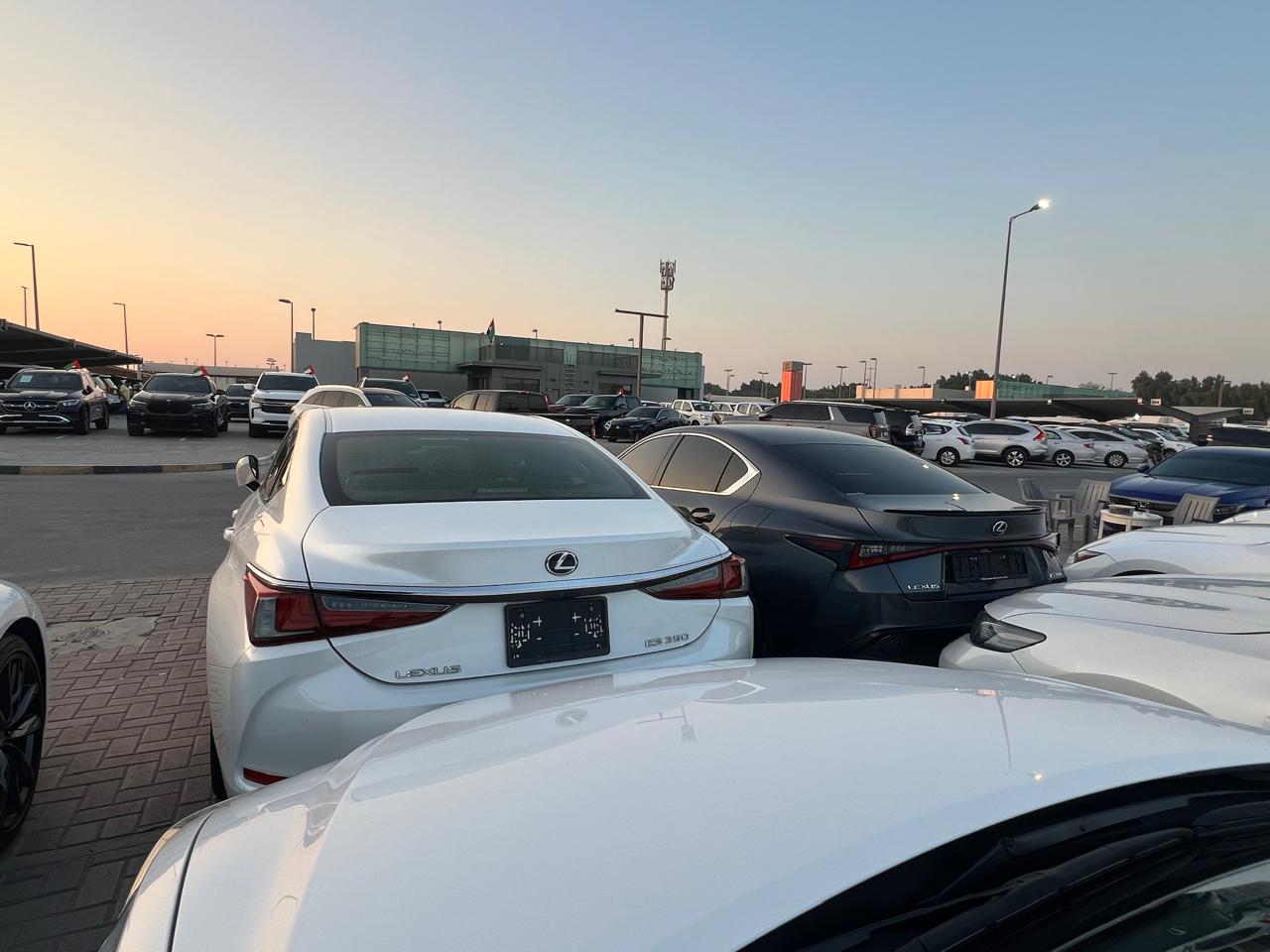 لكزس IS 2023