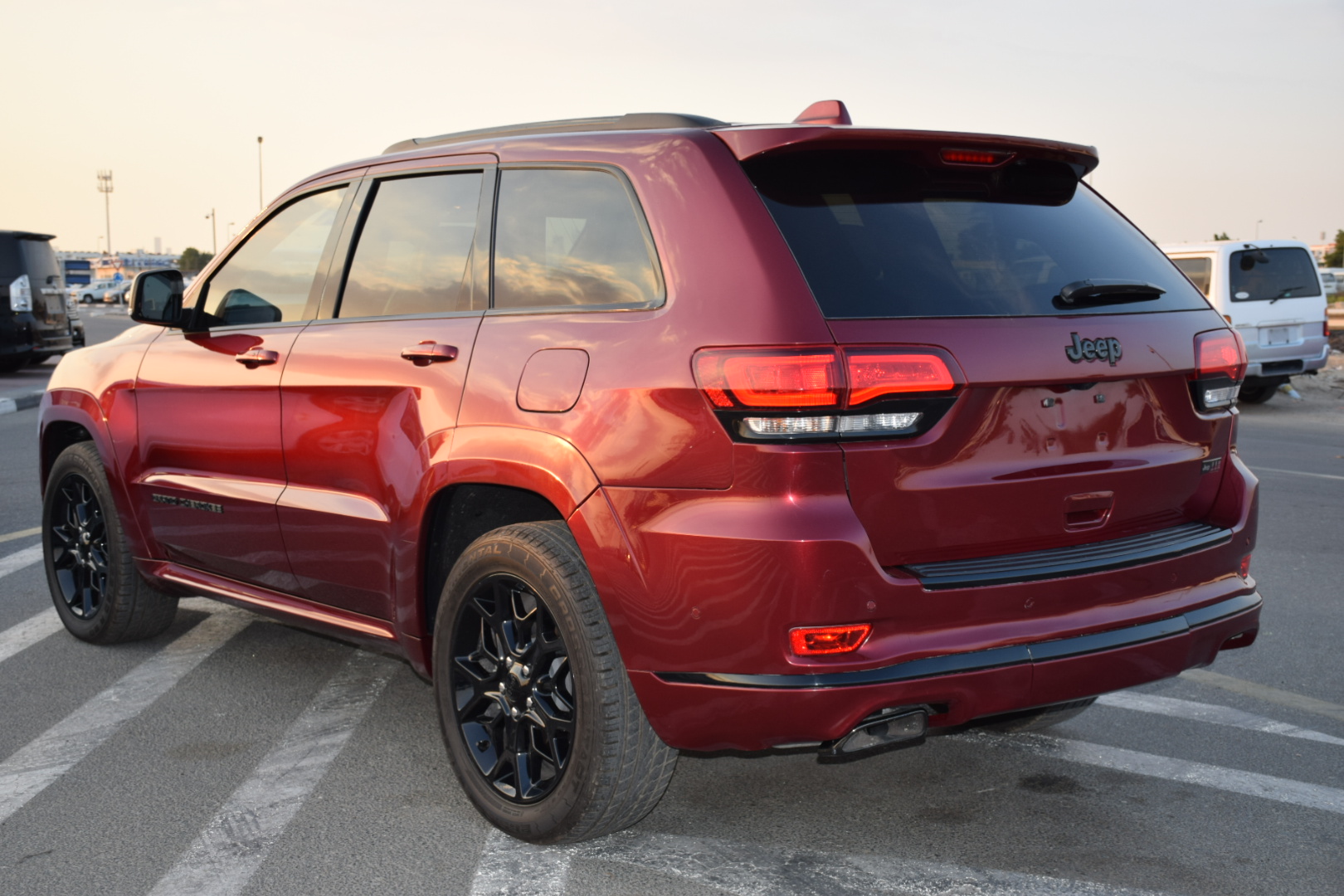 جيب جراند شيروكي 2022 5.7L