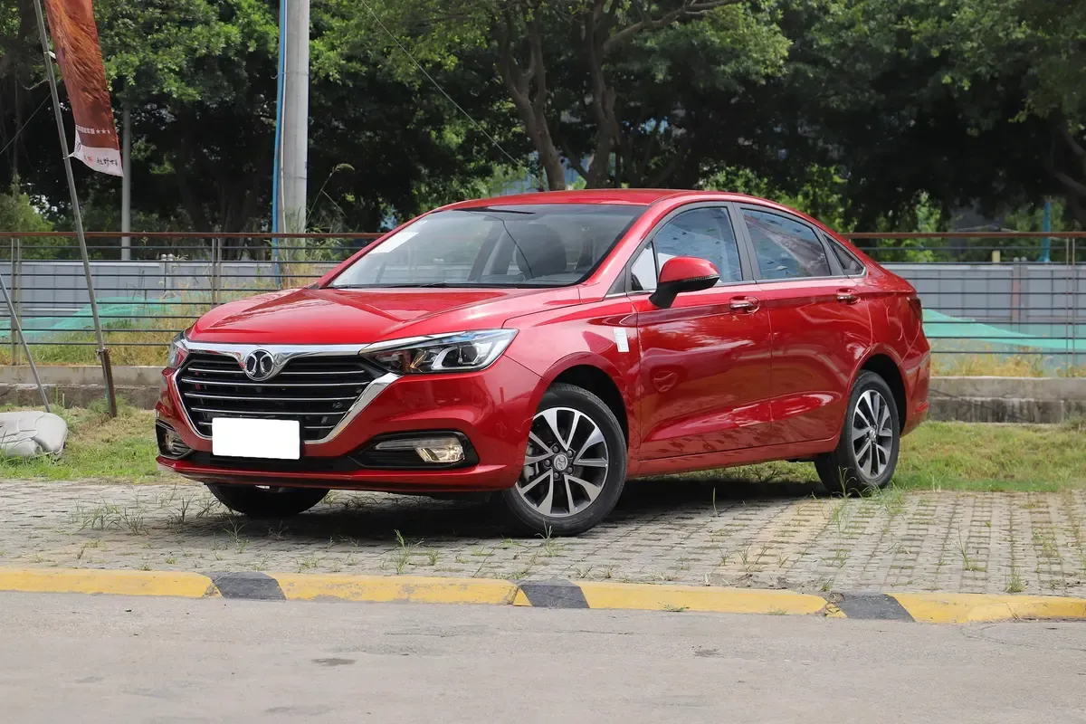 Discover BAIC BAIC D50 Exterior Interior Images.Find all aspects and details of cars.