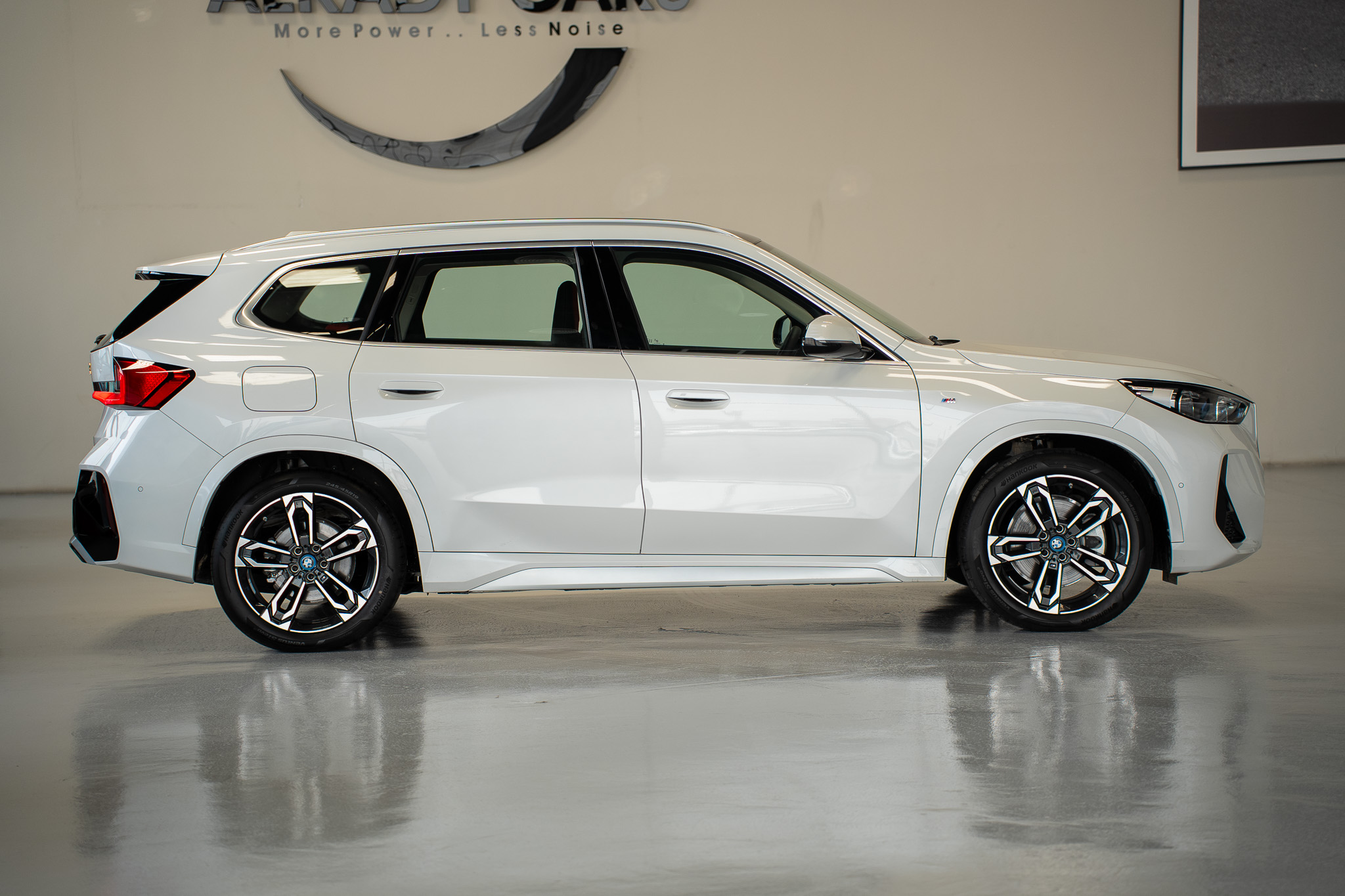 BMW iX1 2025