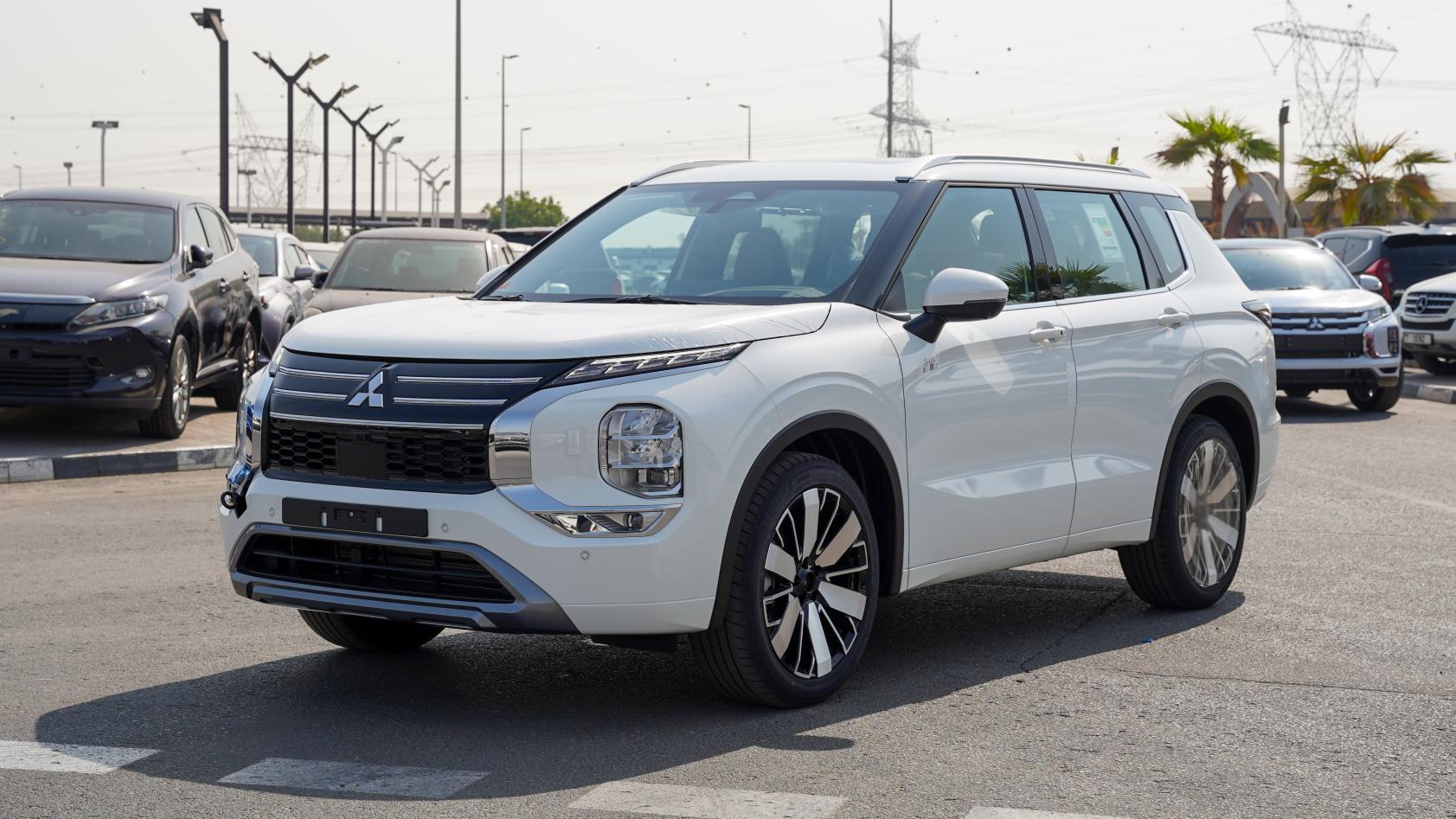 ميتسوبيشي آوتلاندر 2026