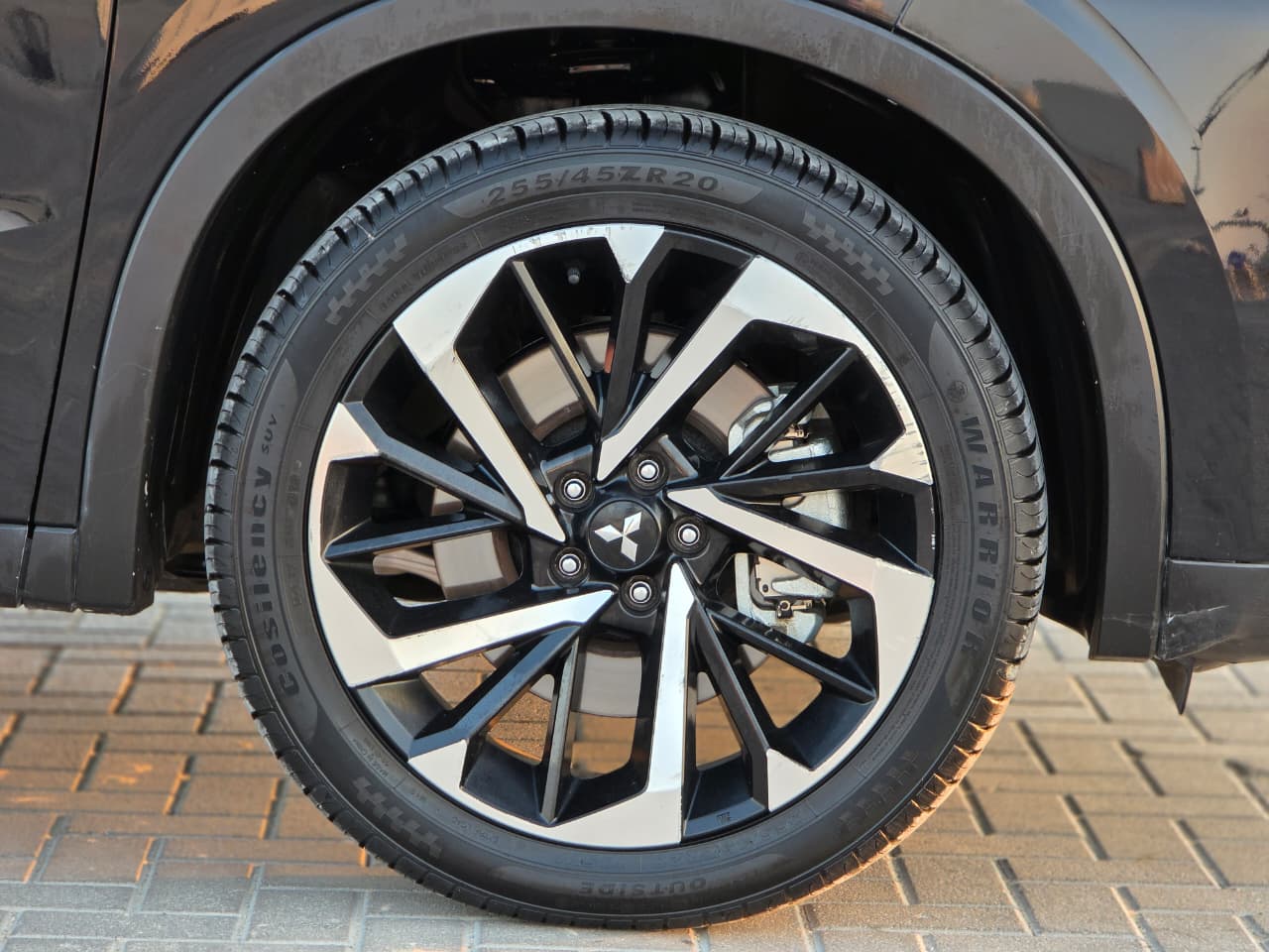 ميتسوبيشي آوتلاندر 2025