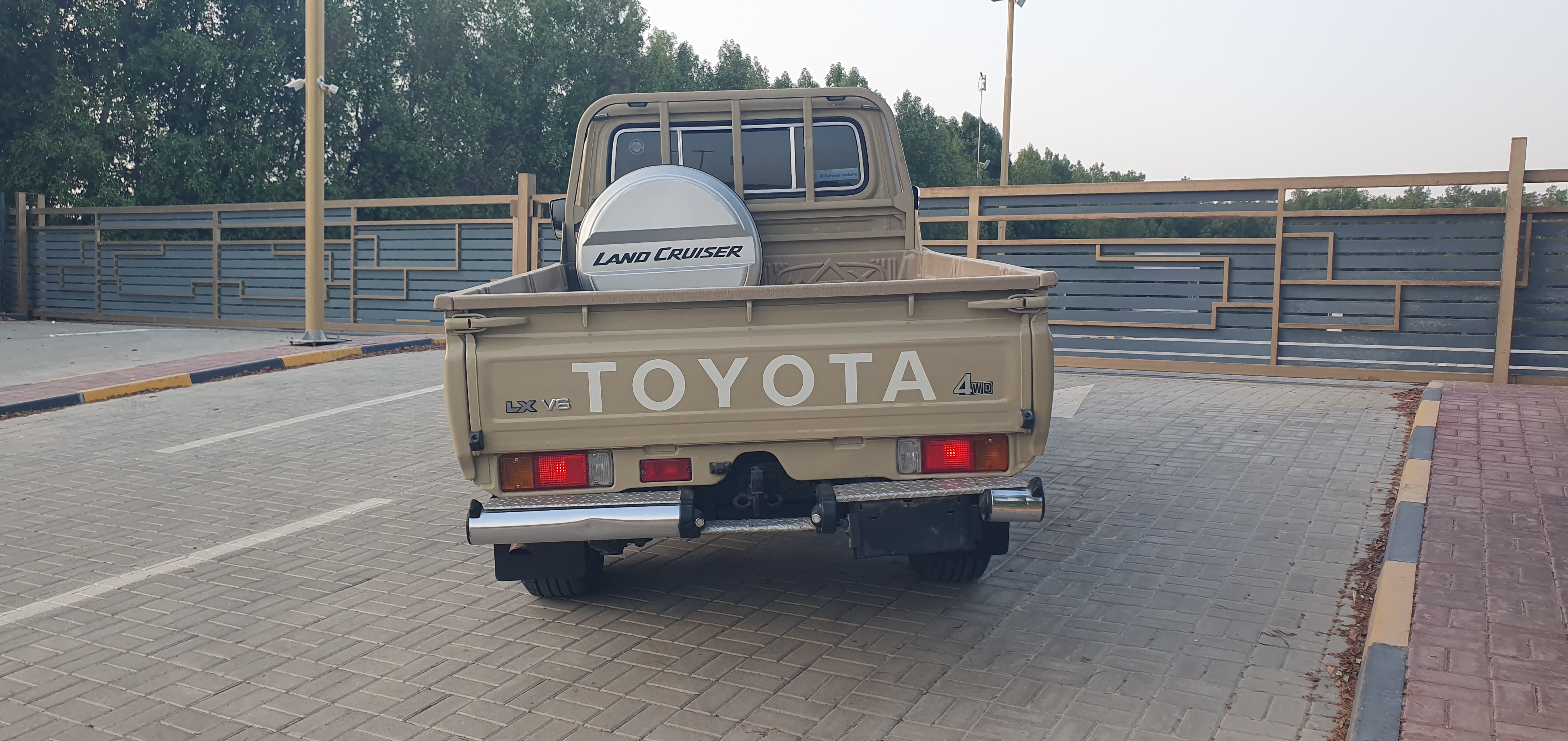 Toyota Land Cruiser Pick Up 2021 4L