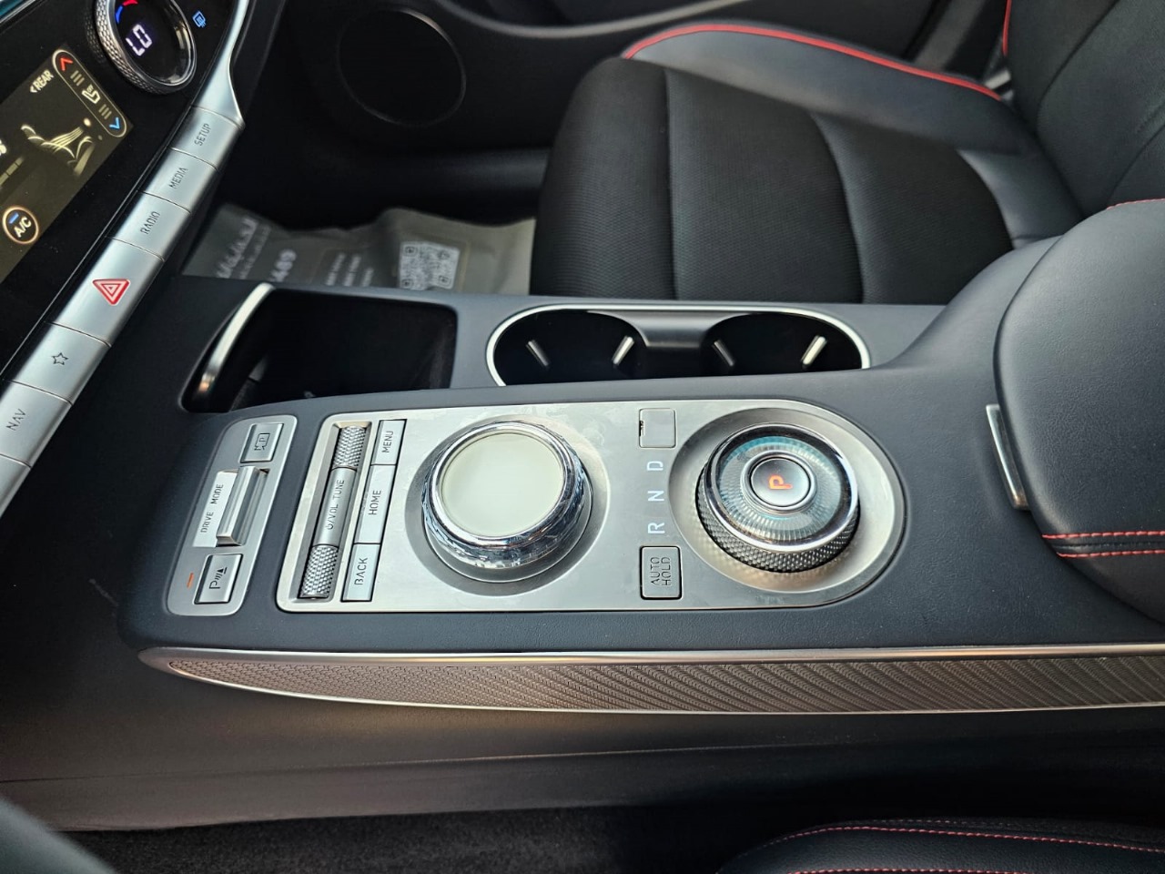 Genesis GV70 2022 undefinedL