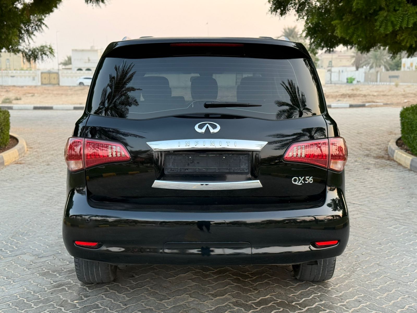 انفينيتي QX56 2011 5000L