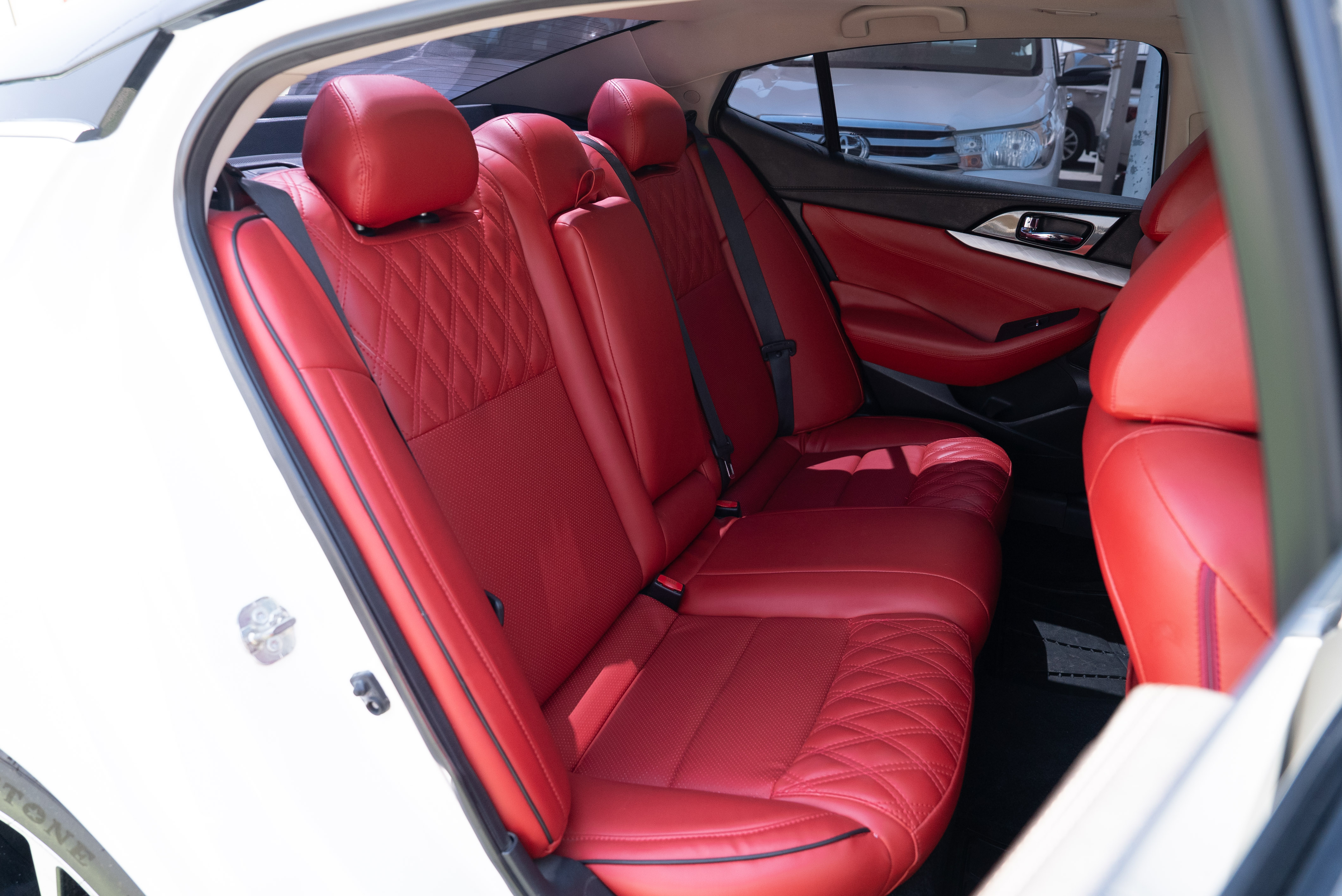 https://gcc-1307444343.cos.accelerate.myqcloud.com/cc/car-image/757a9515