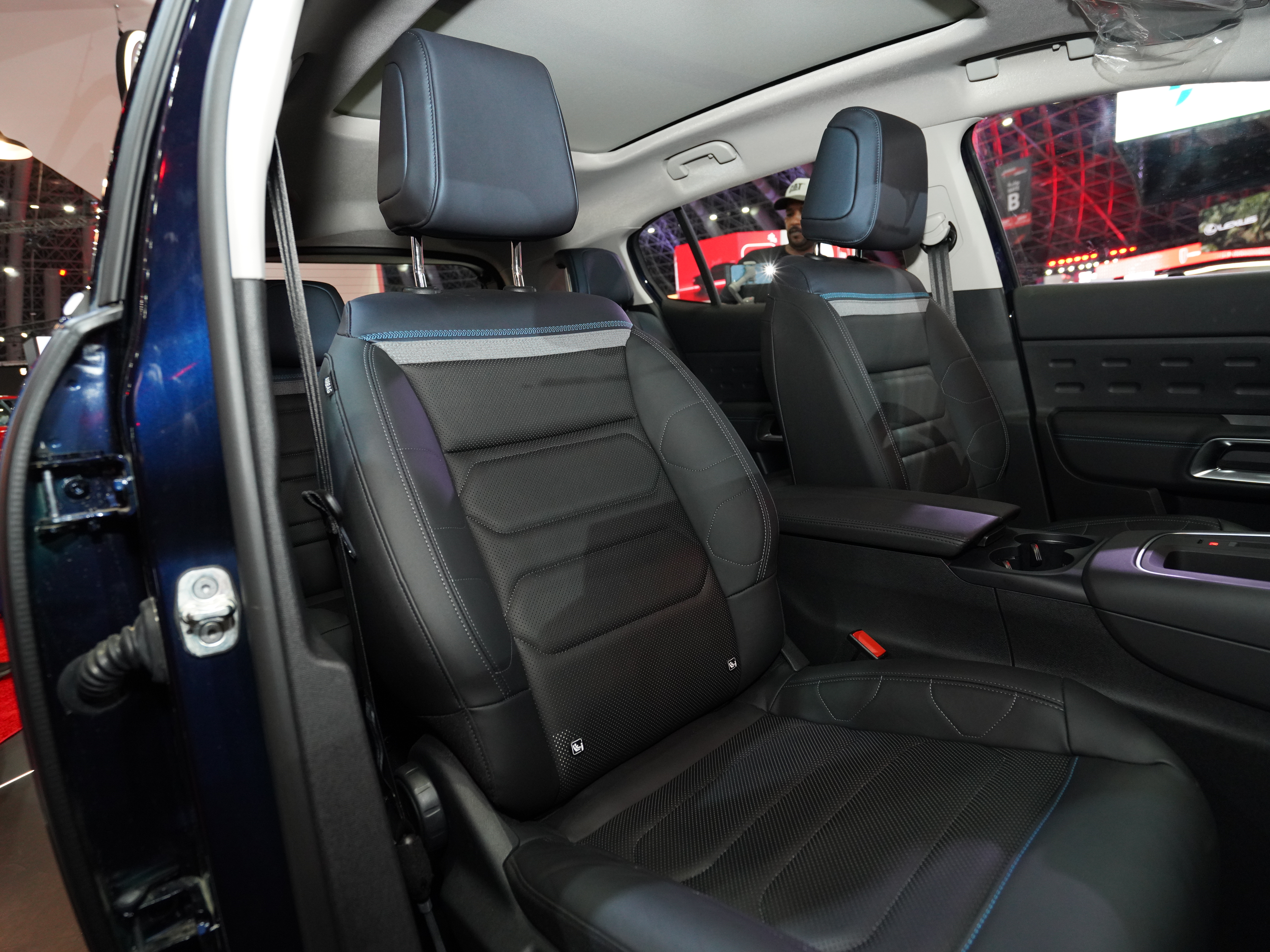 https://gcc-1307444343.cos.accelerate.myqcloud.com/cc/car-image/7b0675fb