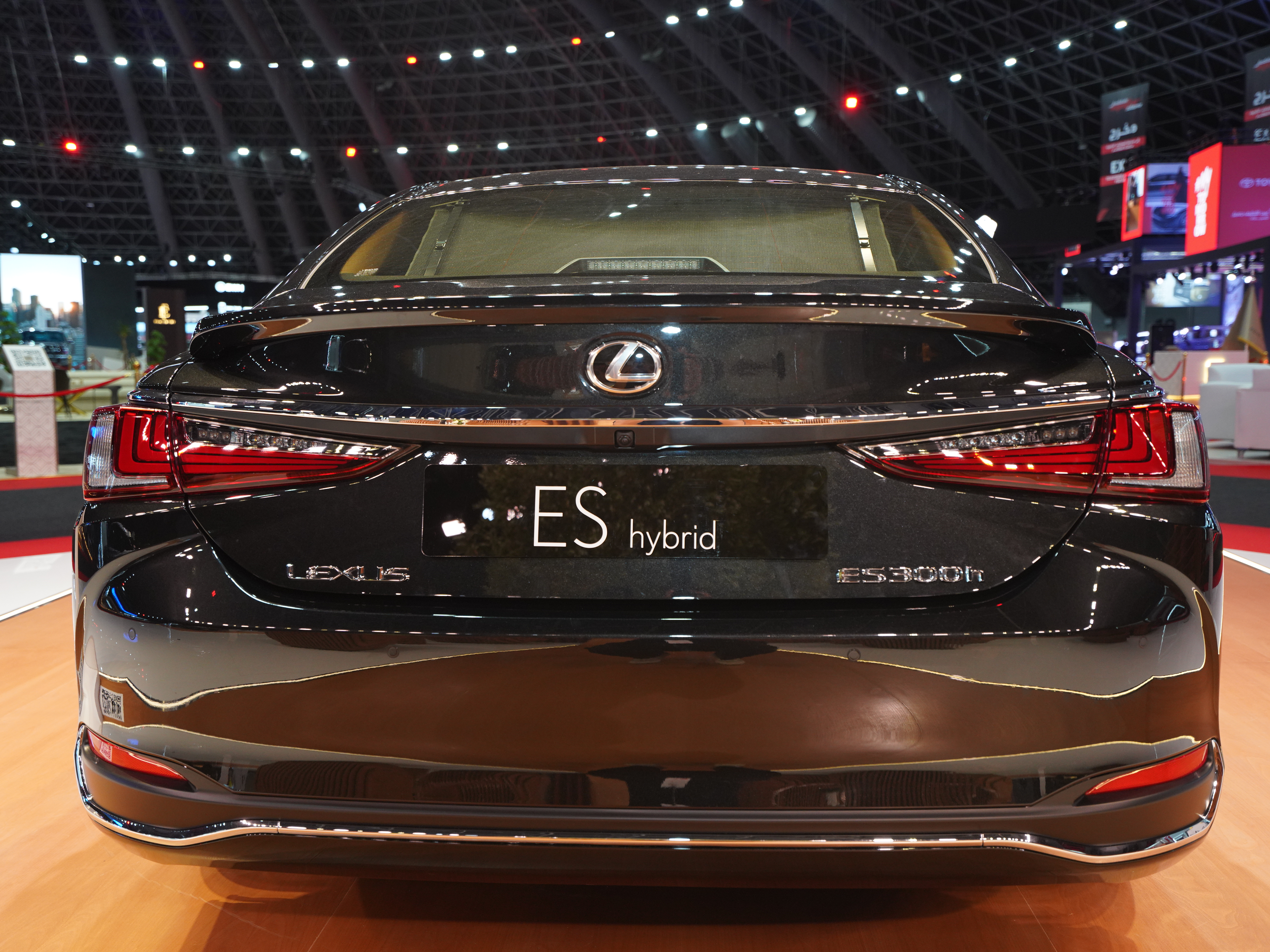 Discover Lexus Lexus ES Exterior Interior Images.Find all aspects and details of cars.