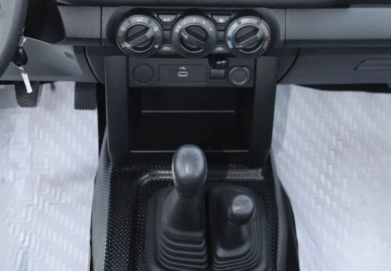 Discover undefined undefined Exterior Interior Images.Find all aspects and details of cars.