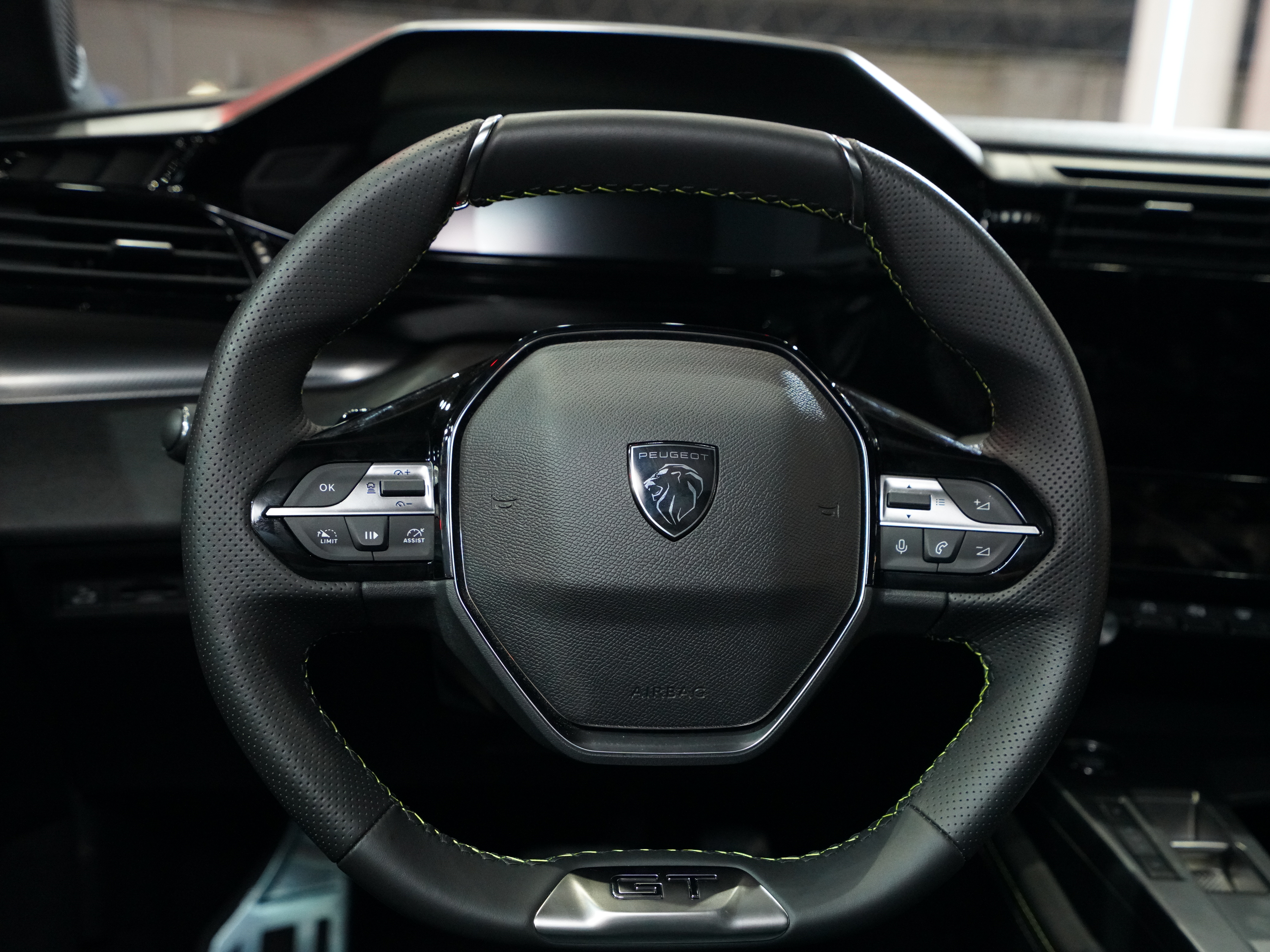 https://gcc-1307444343.cos.accelerate.myqcloud.com/cc/car-image/81bc3ab1