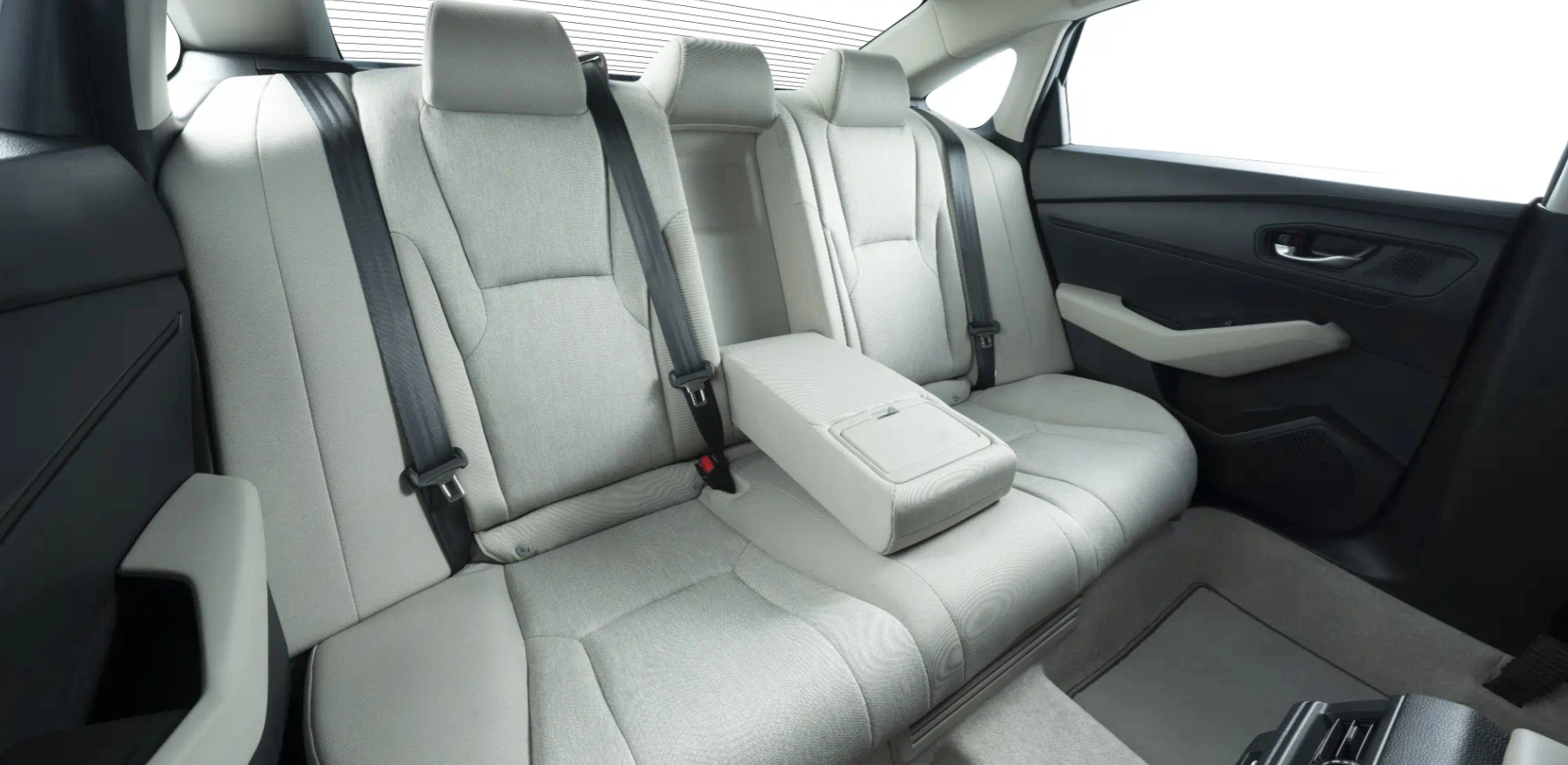 Discover Honda Honda Accord HEV Exterior Interior Images.Find all aspects and details of cars.