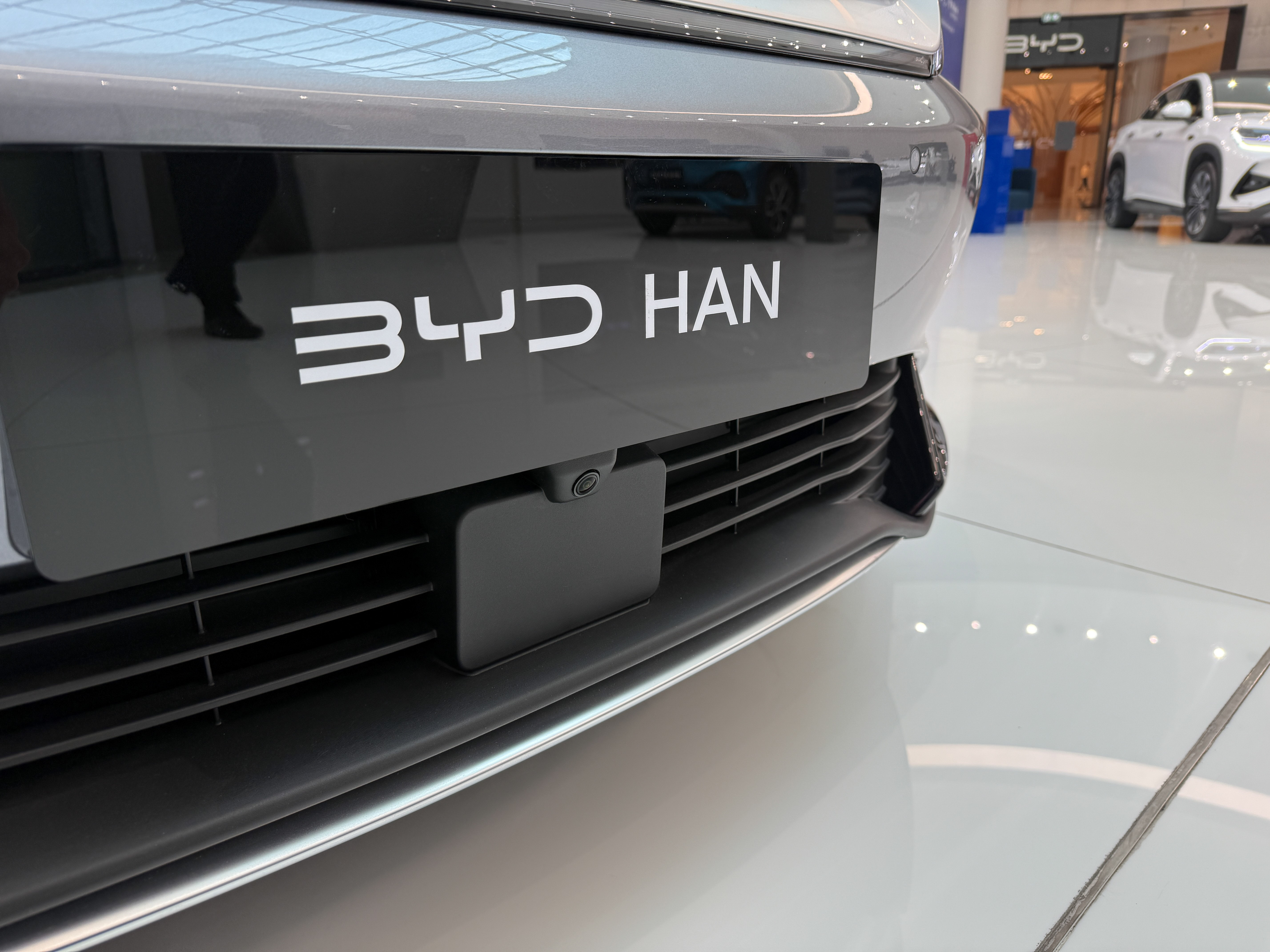 Discover BYD BYD Han Exterior Interior Images.Find all aspects and details of cars.