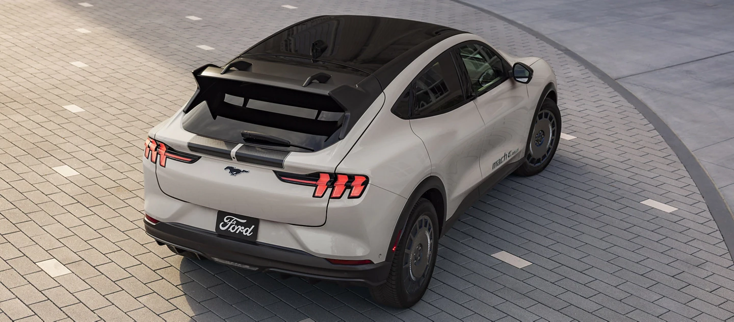 https://gcc-1307444343.cos.accelerate.myqcloud.com/cc/car-image/8821f1ff
