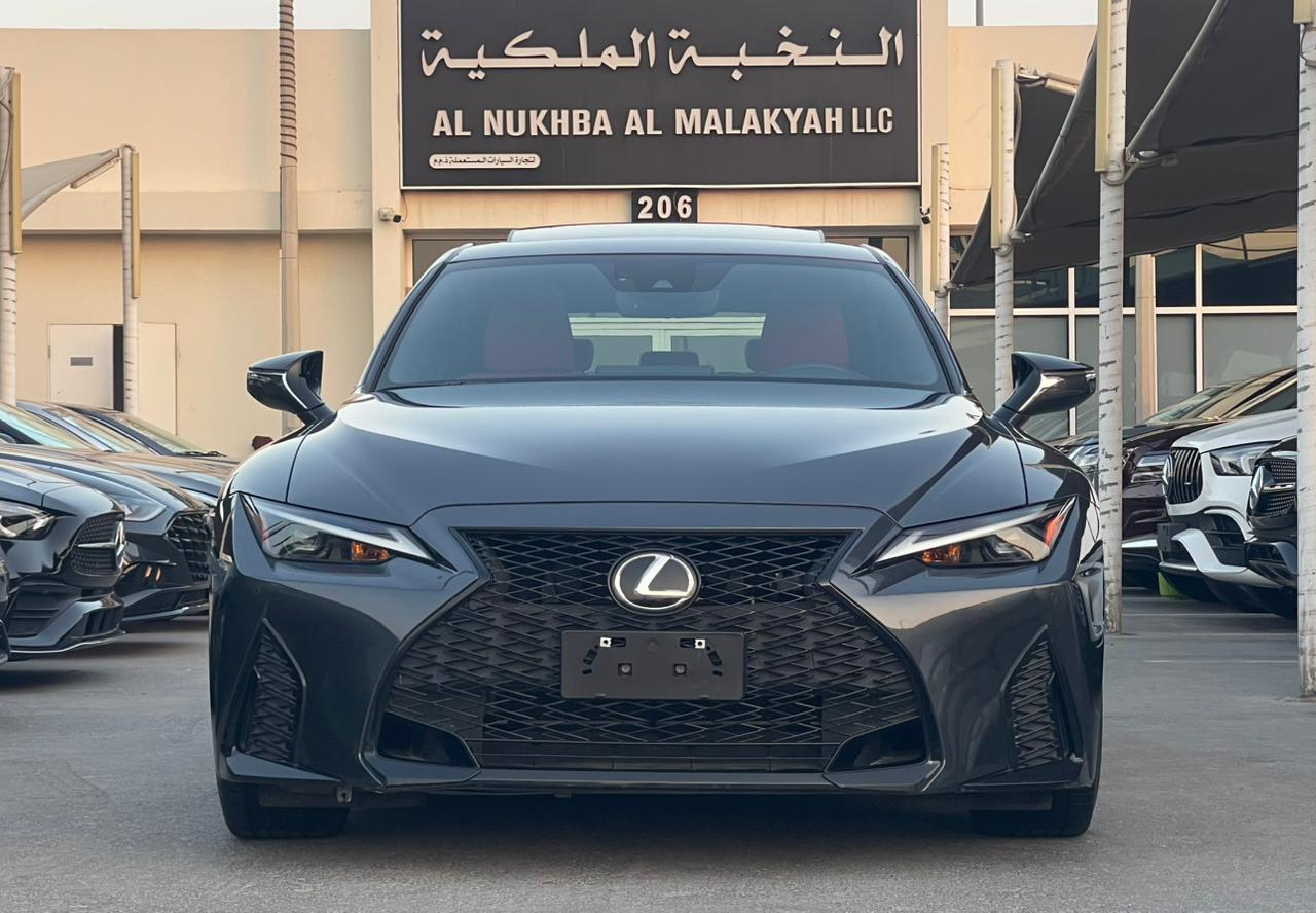 لكزس IS 2022