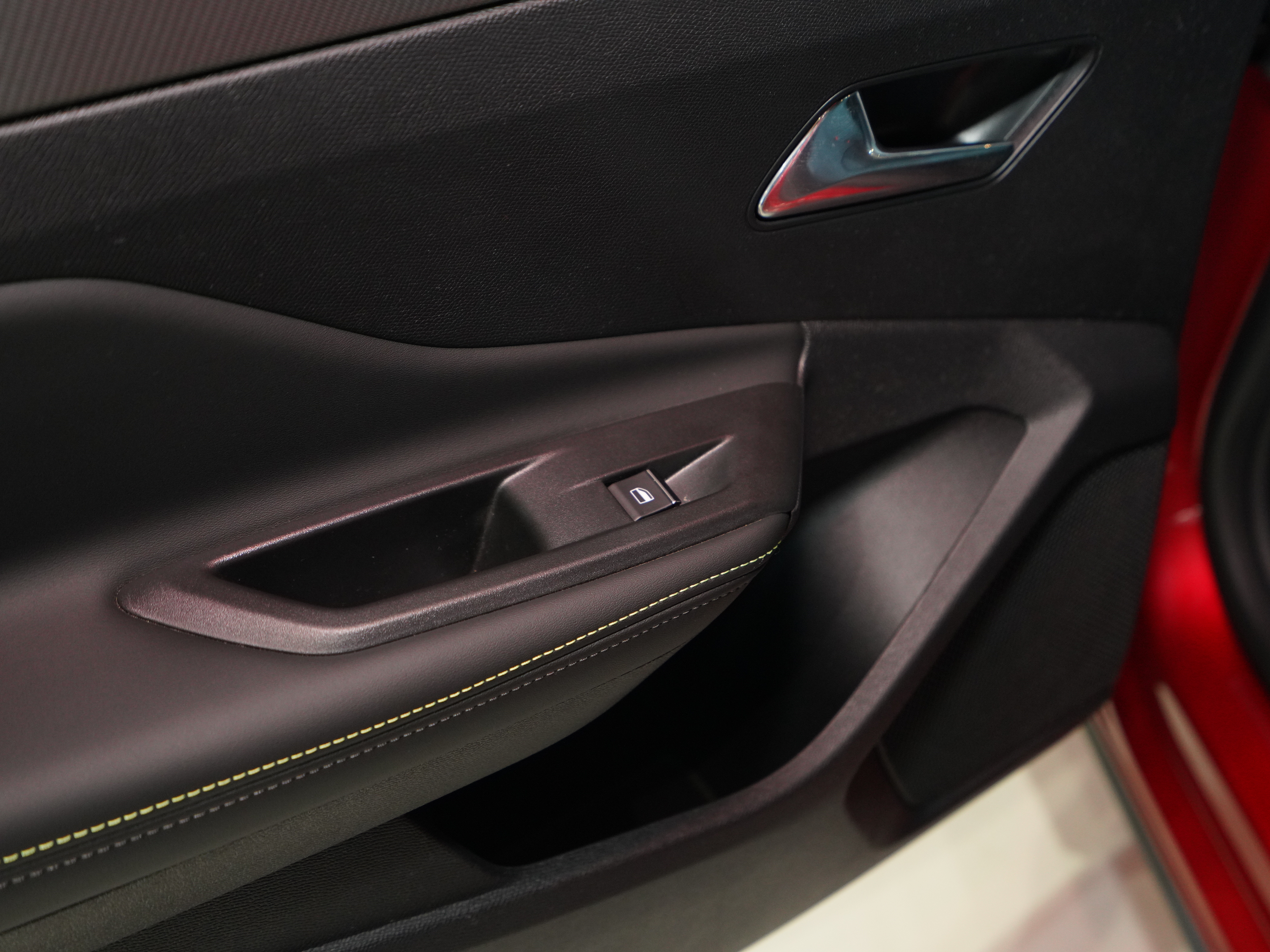 Discover Peugeot Peugeot 408 Exterior Interior Images.Find all aspects and details of cars.