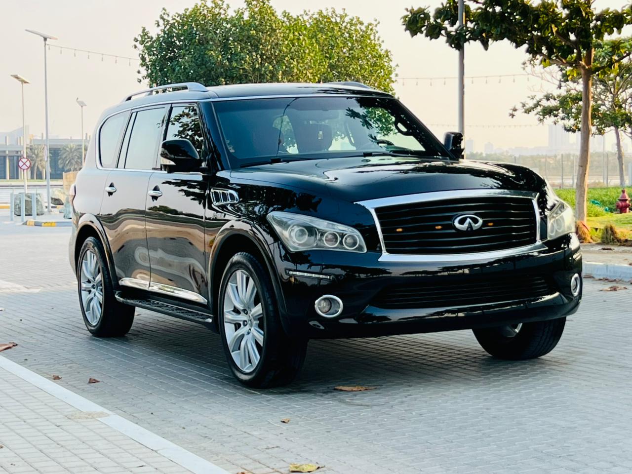 Infiniti QX56 2011
