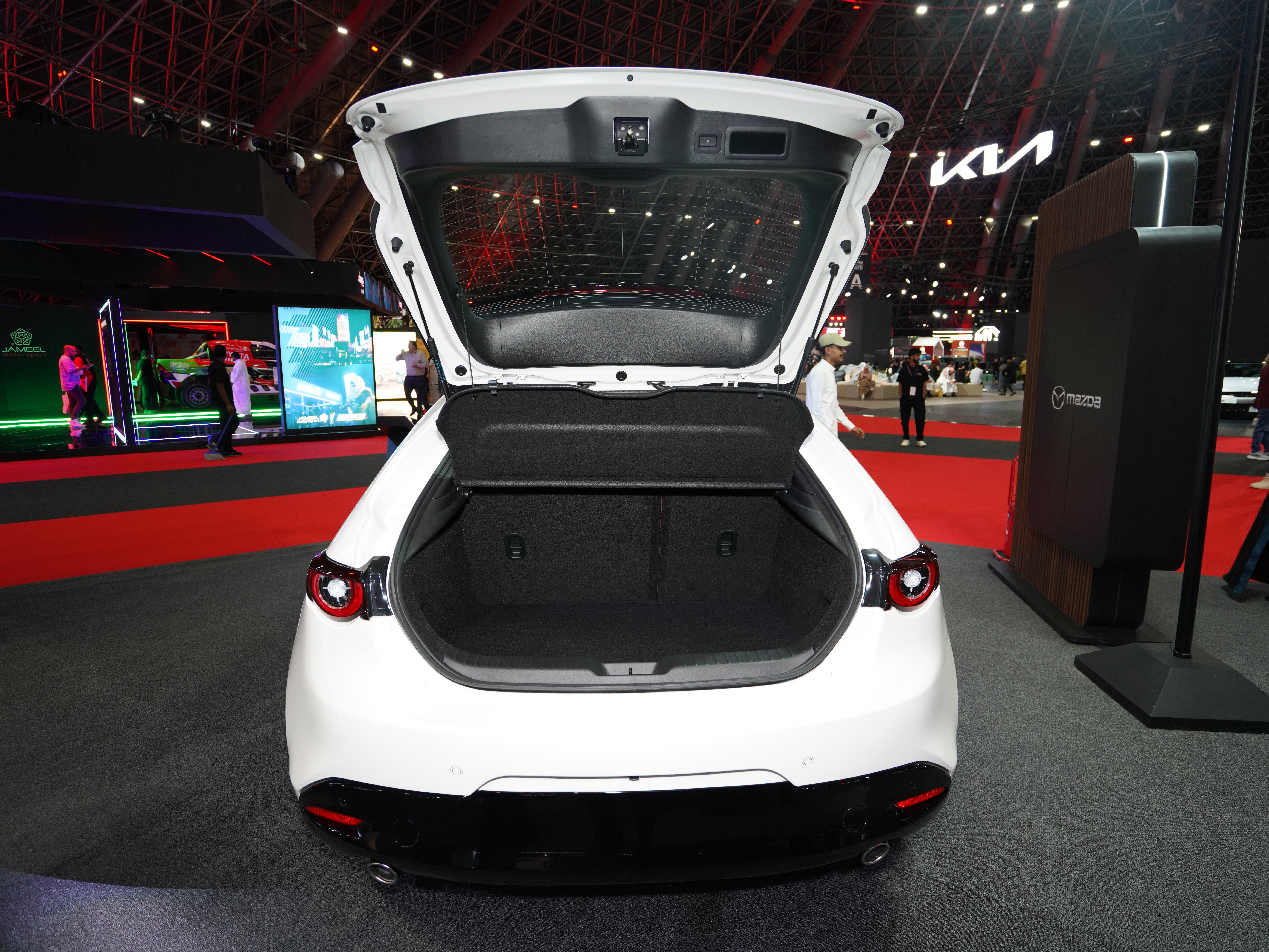 https://gcc-1307444343.cos.accelerate.myqcloud.com/cc/car-image/962df341
