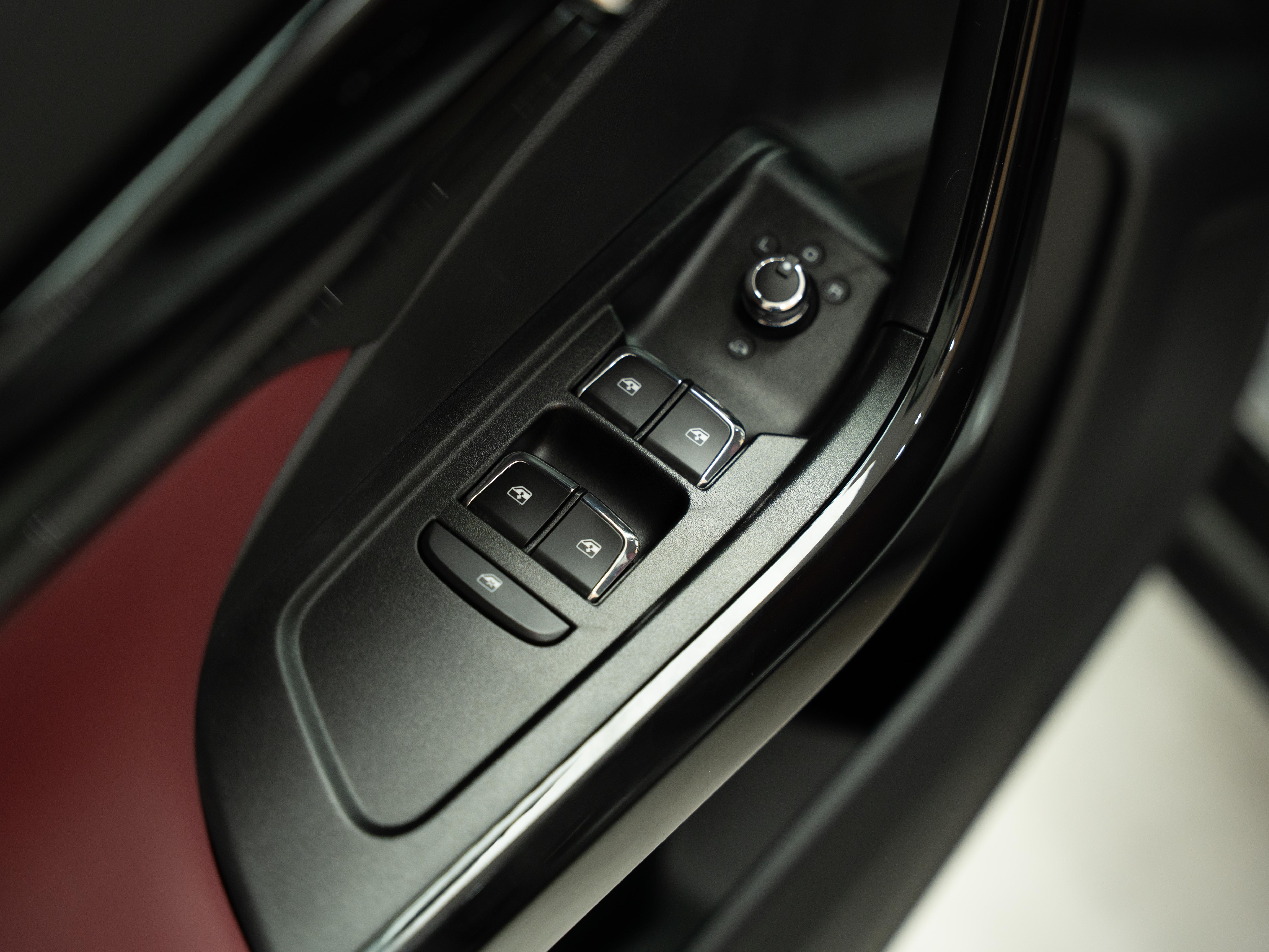 Dongfeng AX7