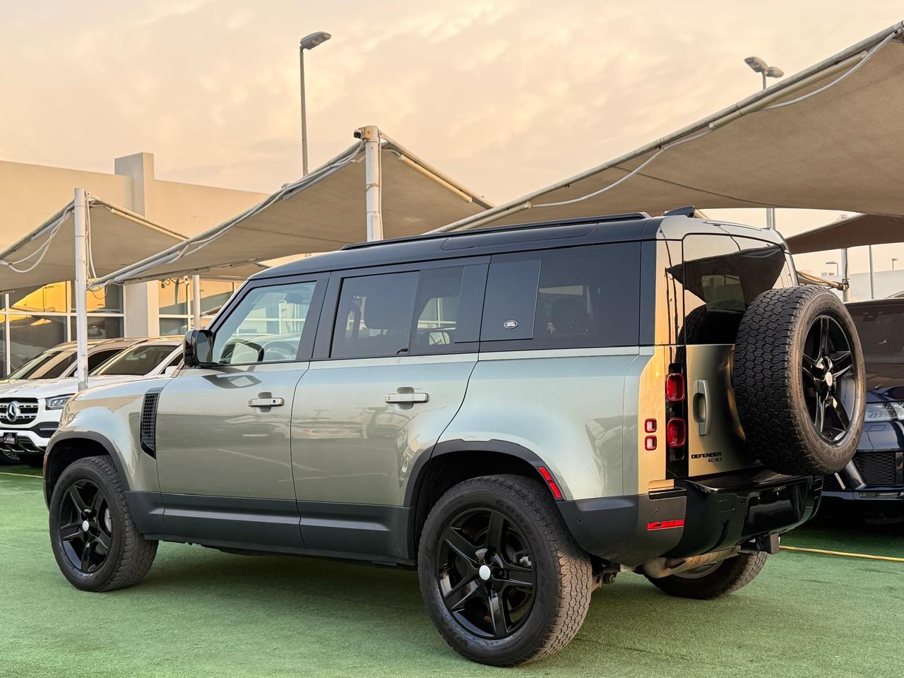 لاند روفر ديفندر 2020