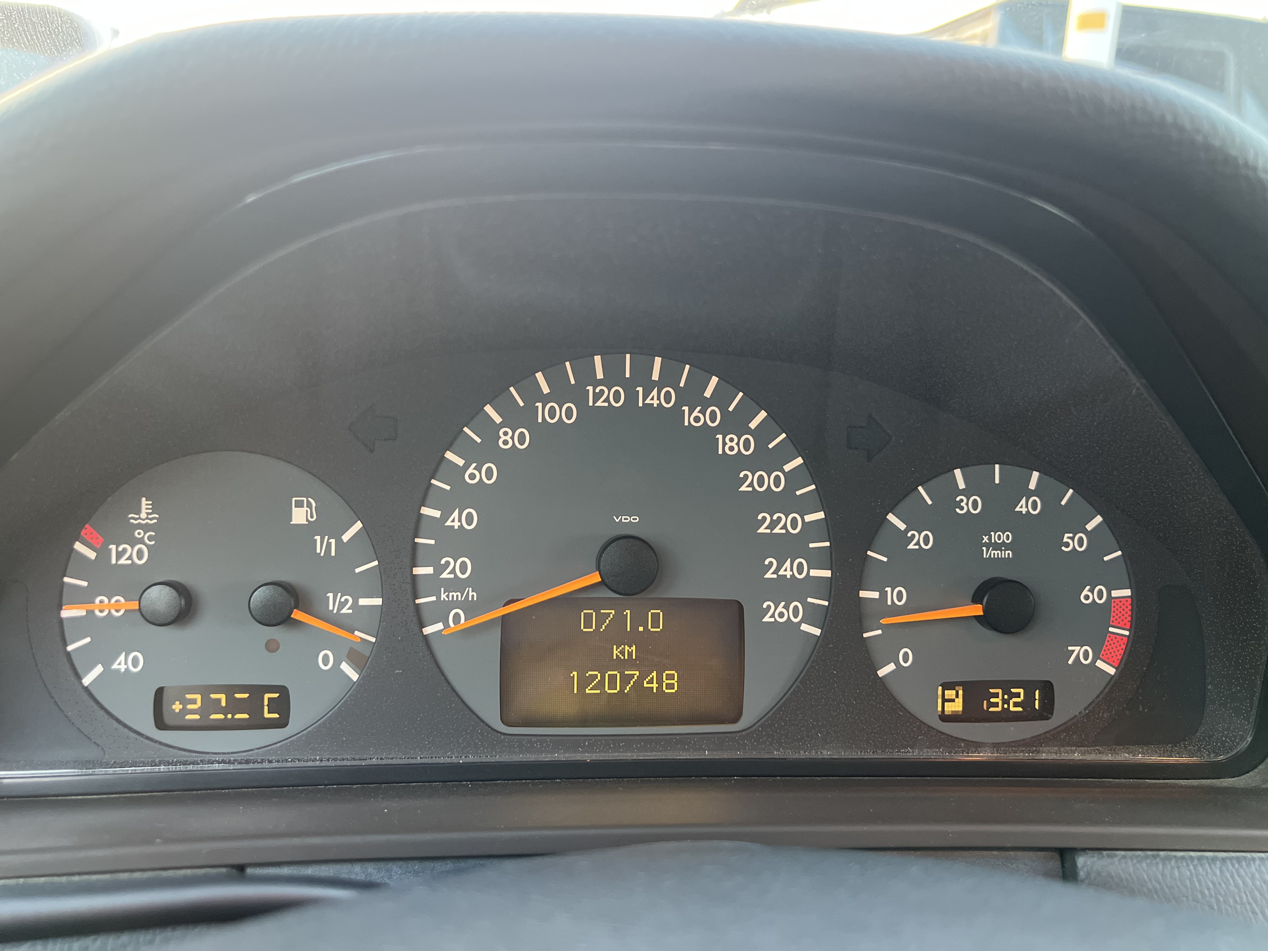 Mercedes Benz E Class 2000