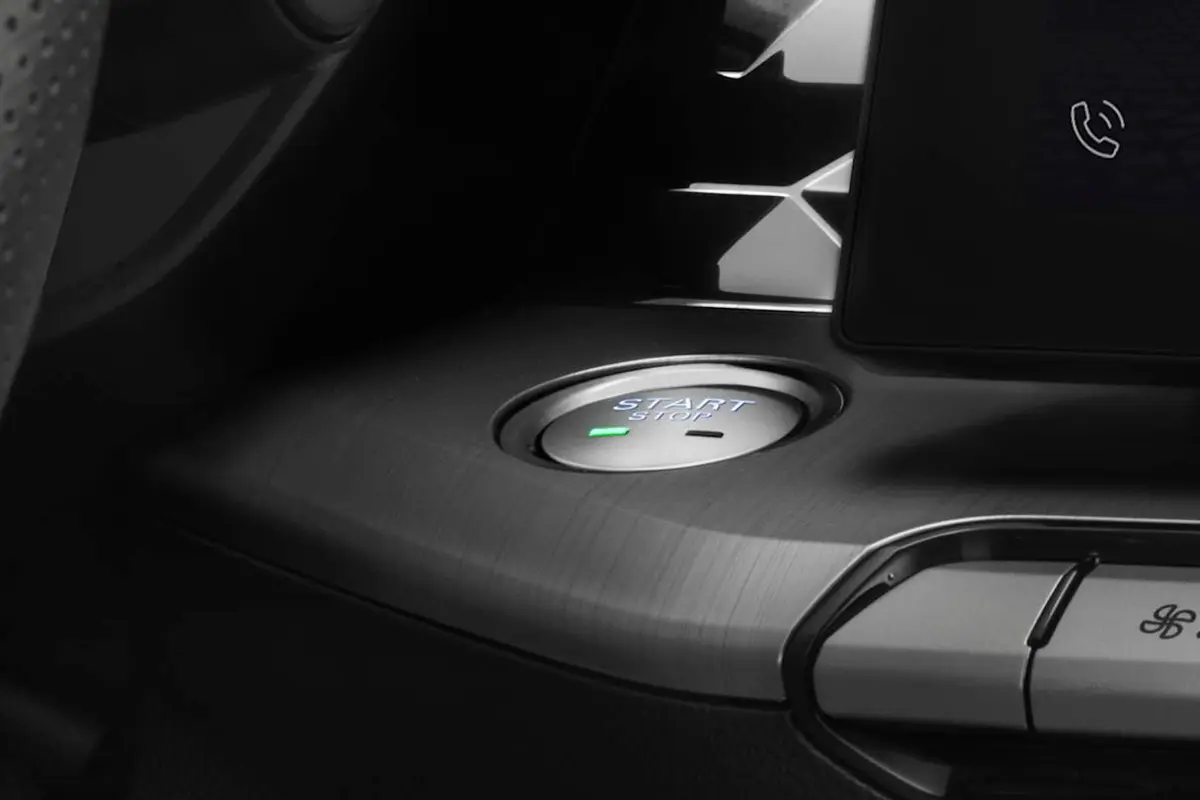 https://gcc-1307444343.cos.accelerate.myqcloud.com/cc/car-image/9b56ffda