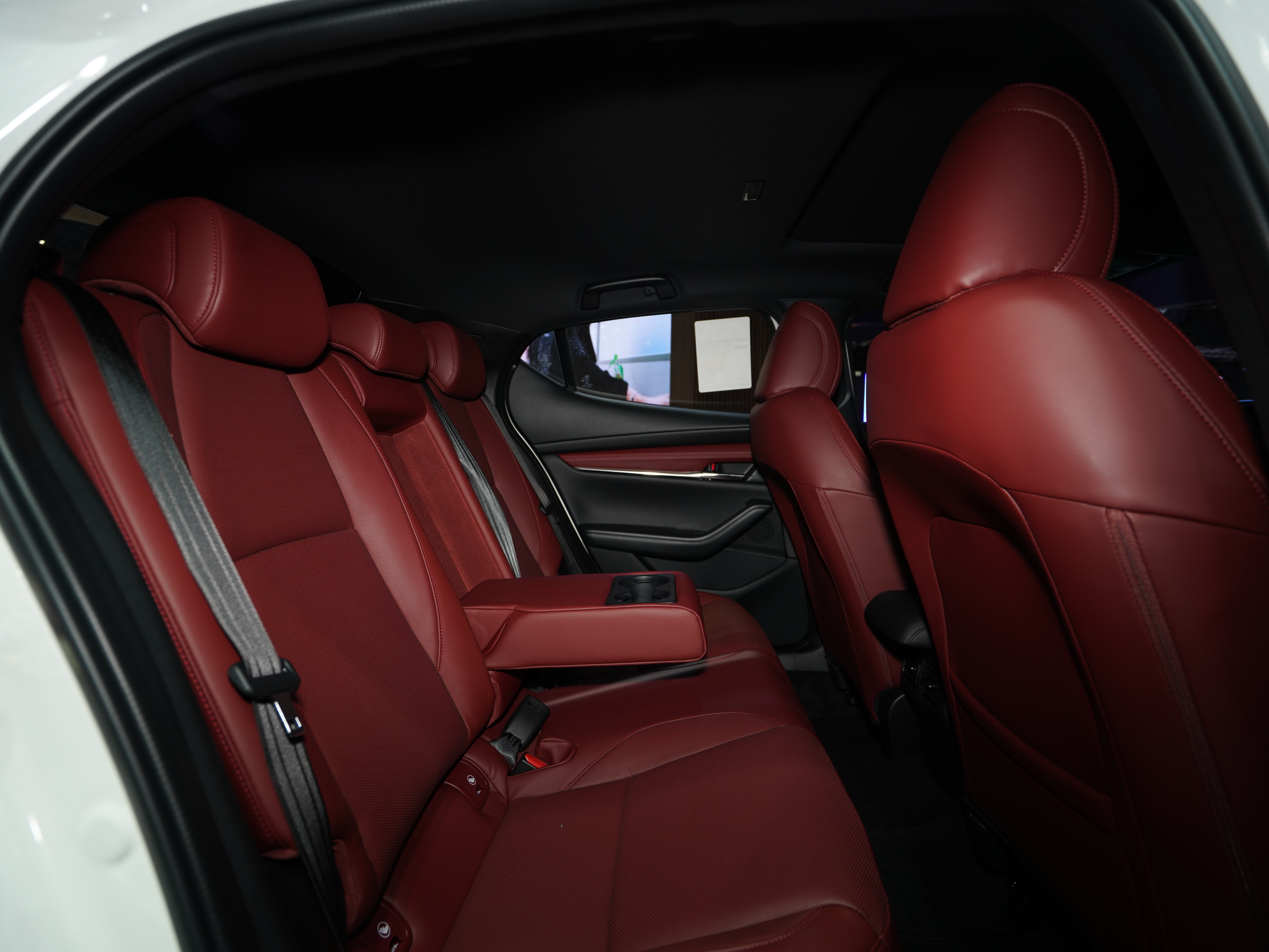 https://gcc-1307444343.cos.accelerate.myqcloud.com/cc/car-image/9b9459cc