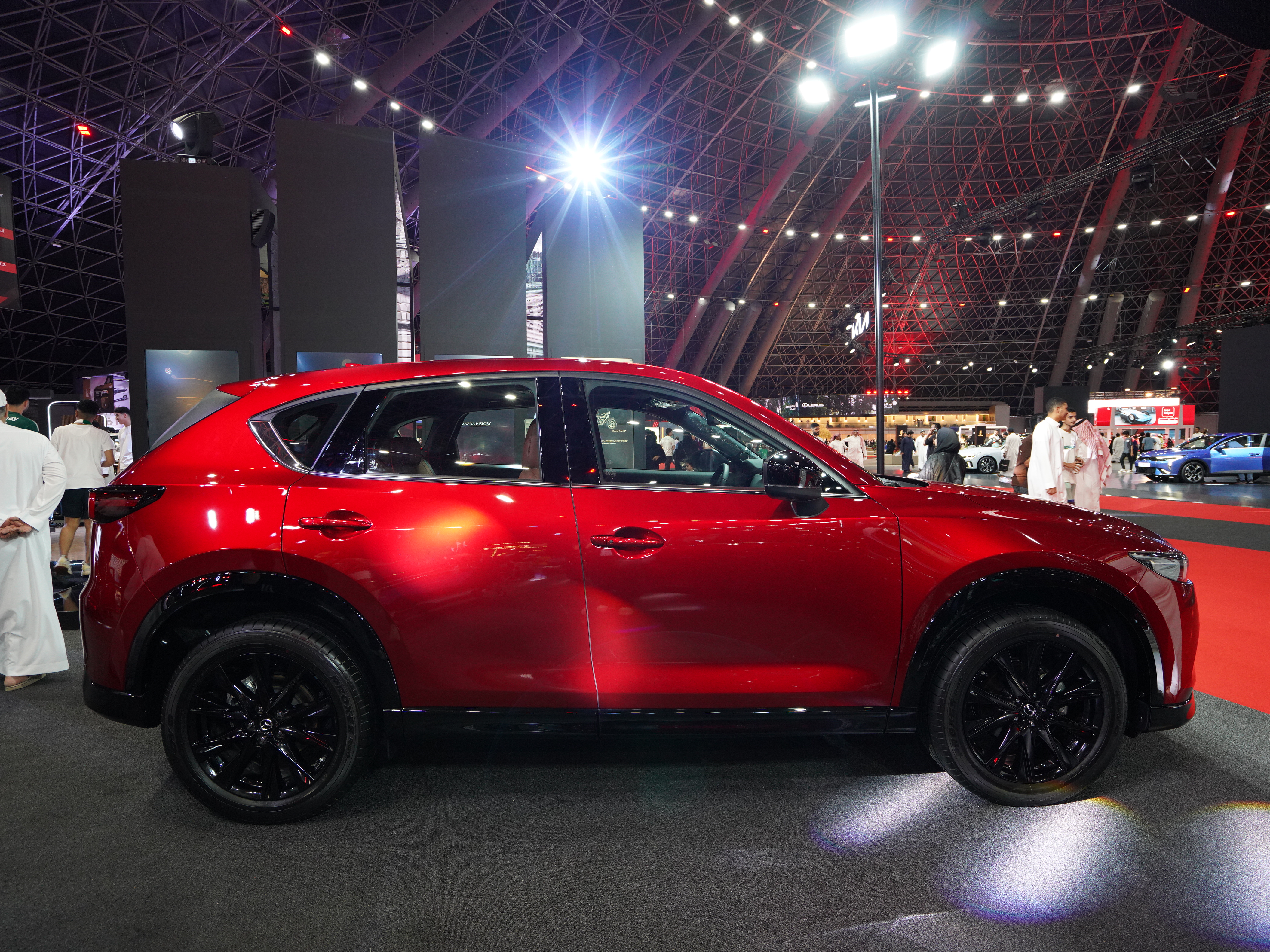 Discover Mazda Mazda CX5 Exterior Interior Images.Find all aspects and details of cars.