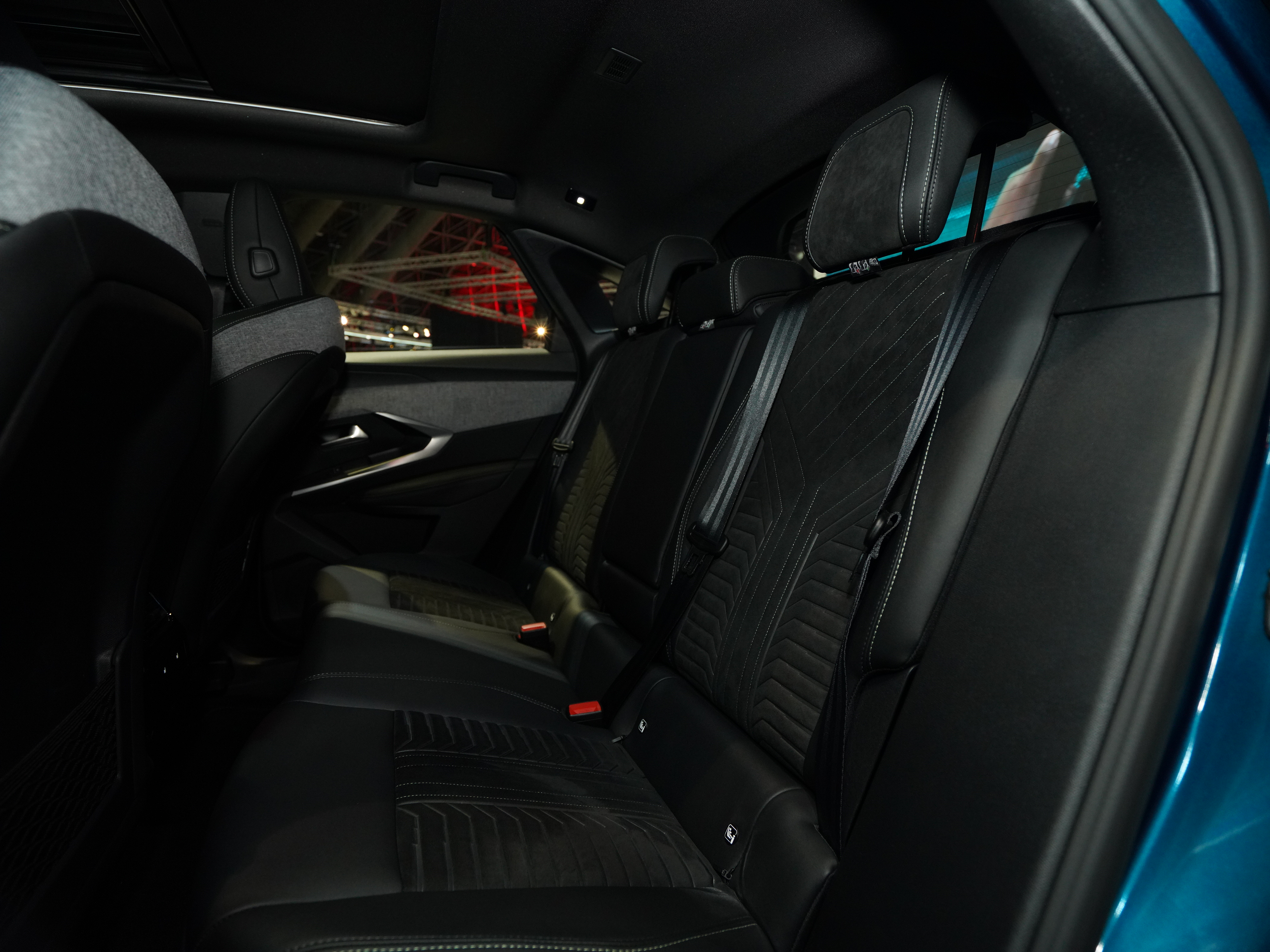 https://gcc-1307444343.cos.accelerate.myqcloud.com/cc/car-image/9ff40498