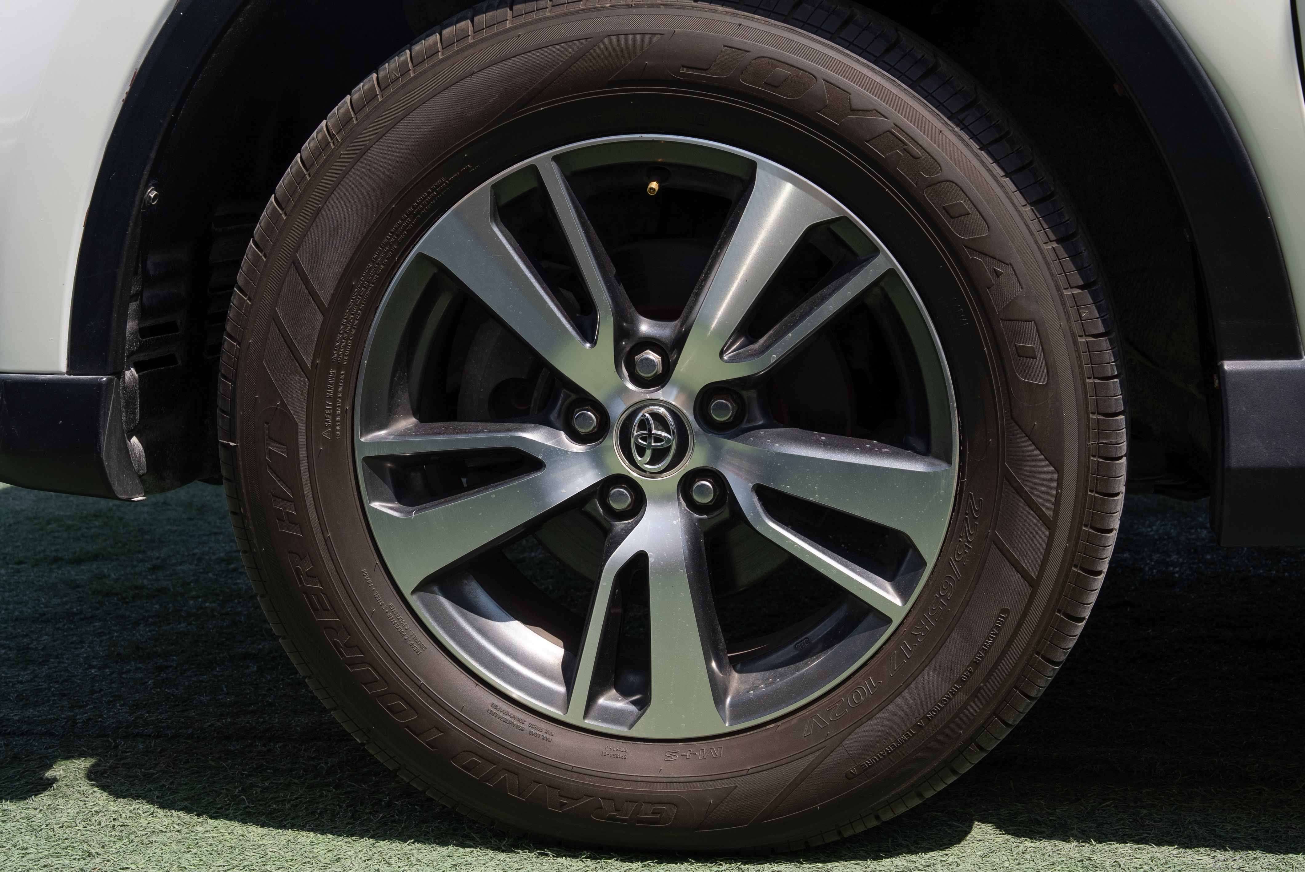 https://gcc-1307444343.cos.accelerate.myqcloud.com/cc/car-image/a046574c