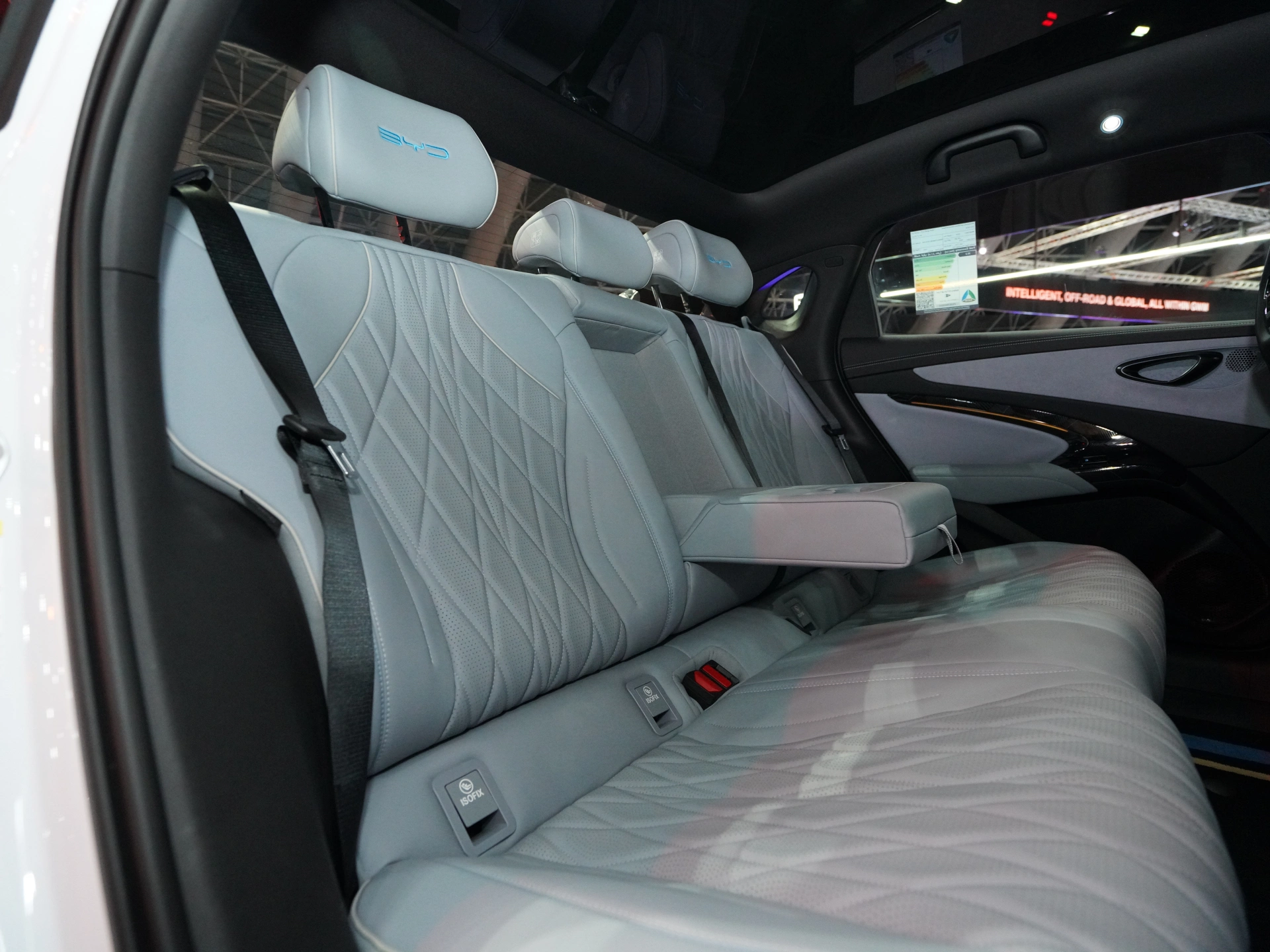 Discover BYD BYD Seal Exterior Interior Images.Find all aspects and details of cars.