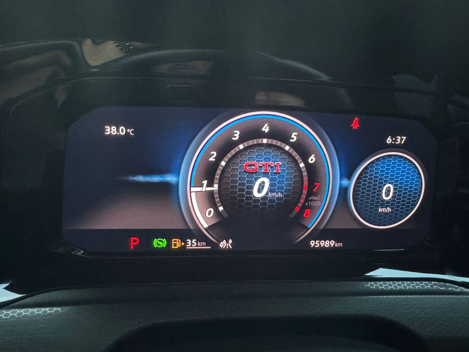 فولكس واجن جولف GTI 2023