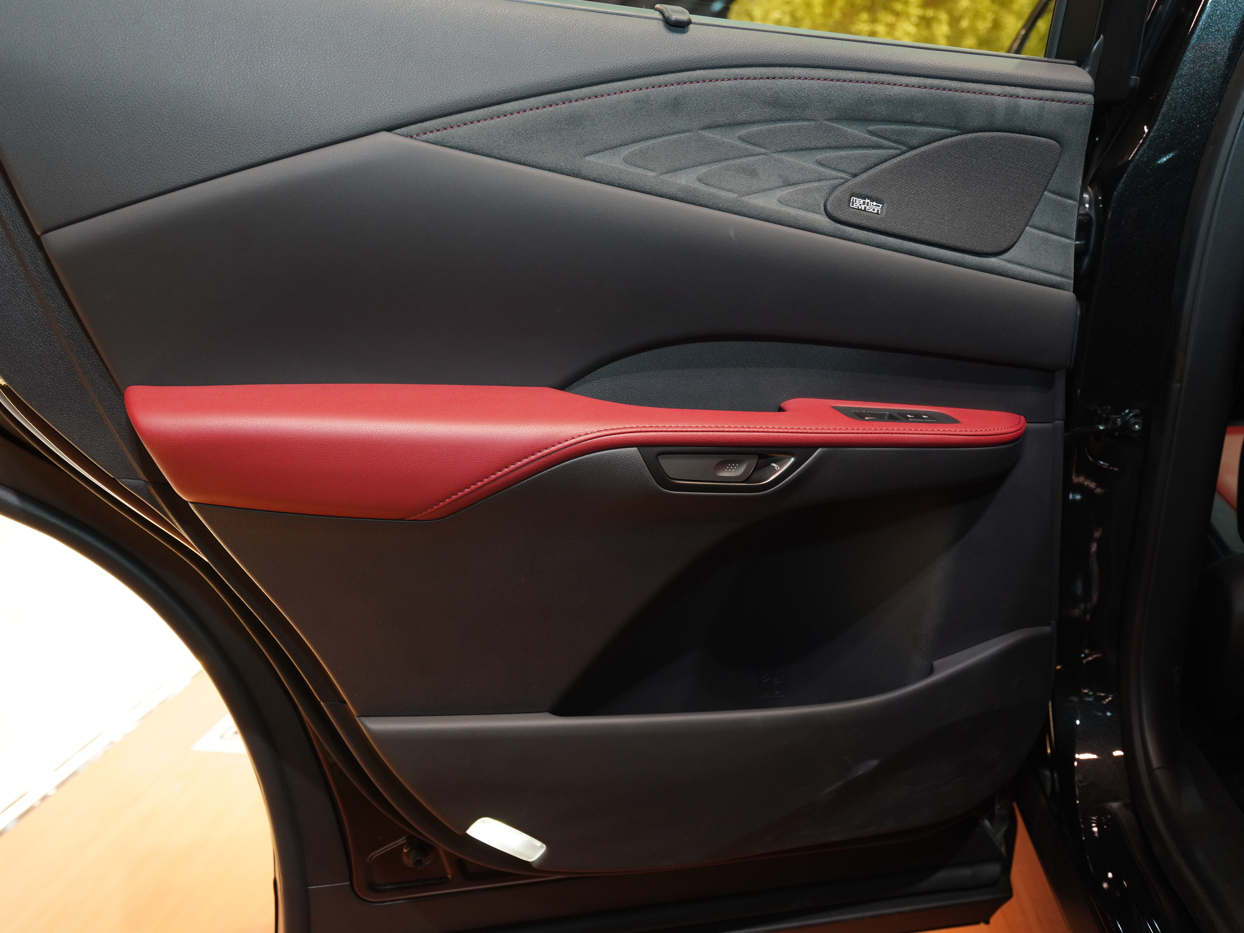 https://gcc-1307444343.cos.accelerate.myqcloud.com/cc/car-image/ac173dda