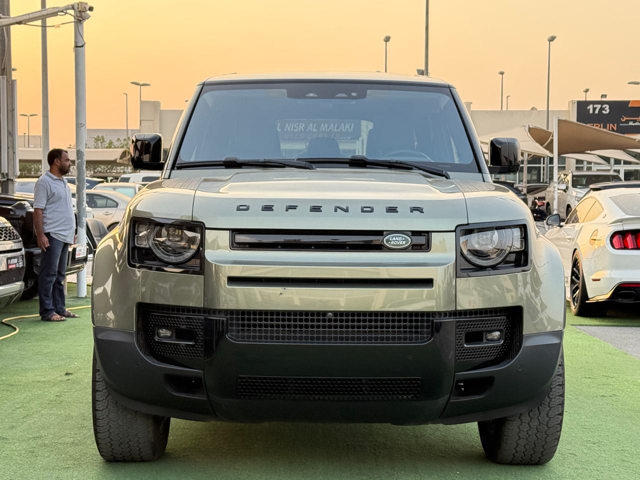 لاند روفر ديفندر 2020