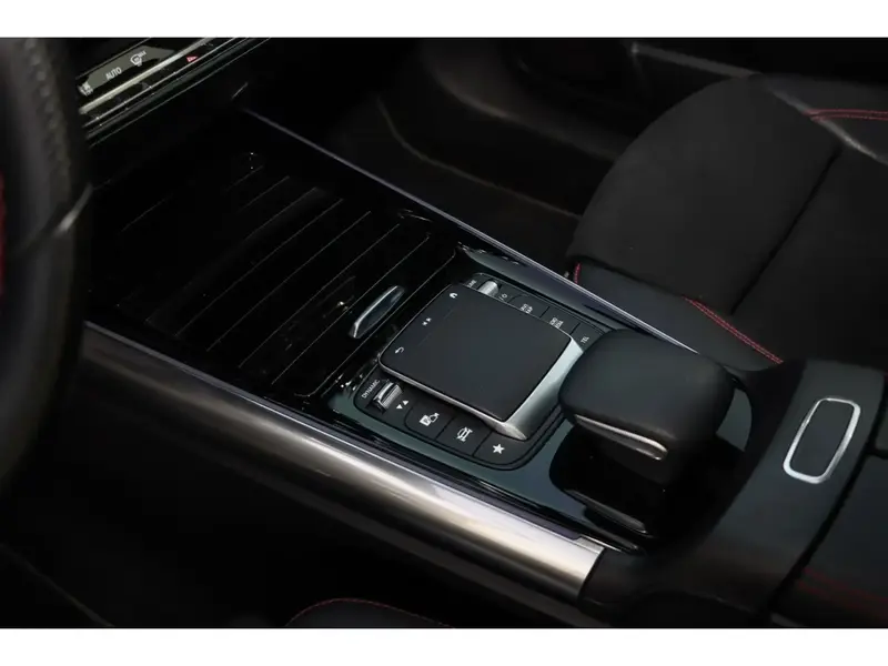 Discover undefined undefined Exterior Interior Images.Find all aspects and details of cars.