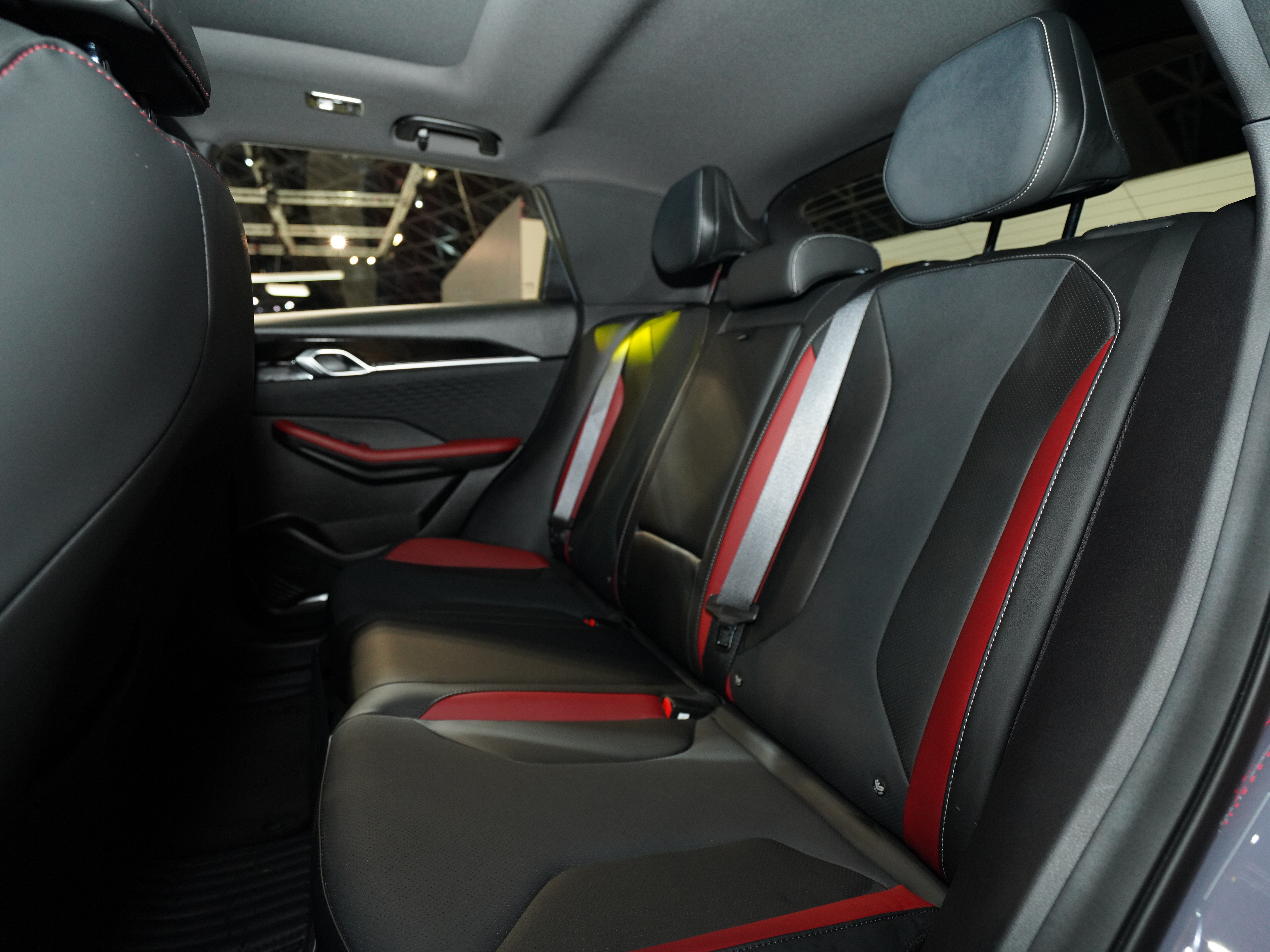https://gcc-1307444343.cos.accelerate.myqcloud.com/cc/car-image/b3ab4e70