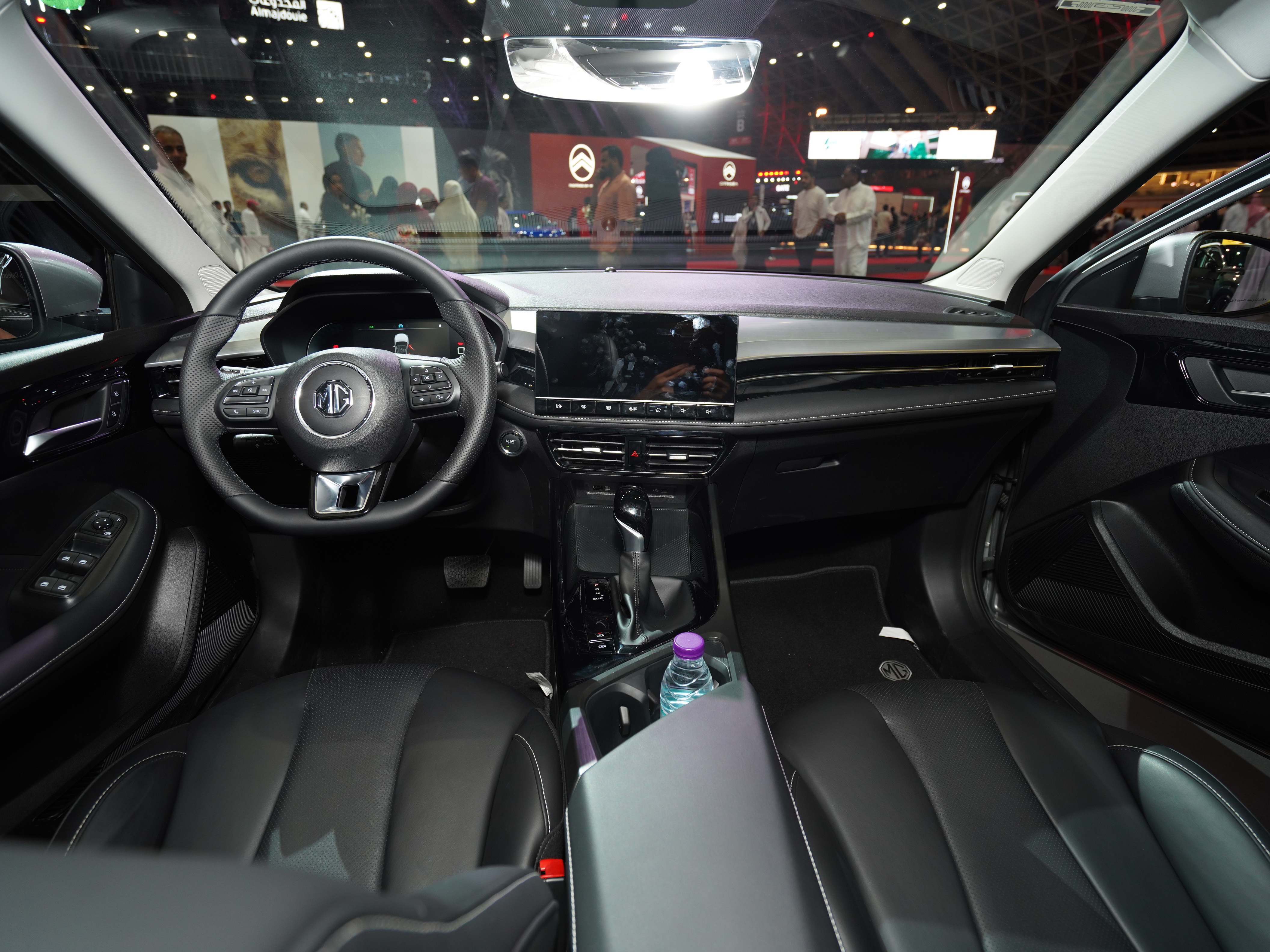 Discover MG MG MG5 Exterior Interior Images.Find all aspects and details of cars.