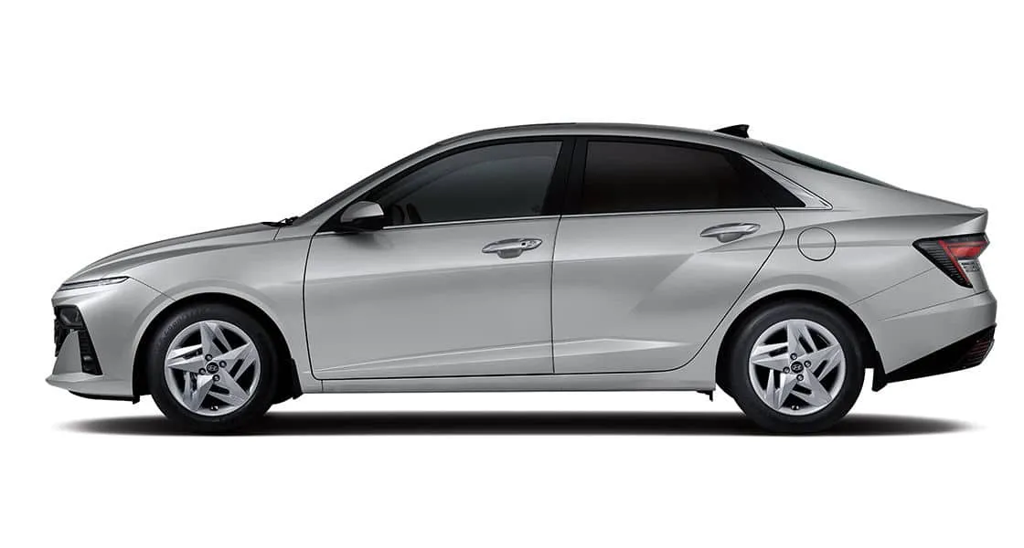 the 2th official image of Hyundai Accent.